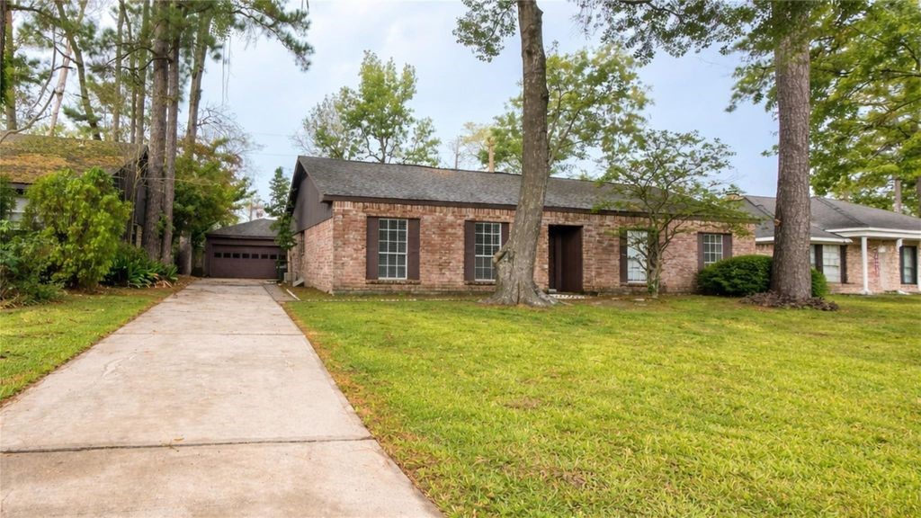 2027 Whispering Springs Drive Property Photo 1