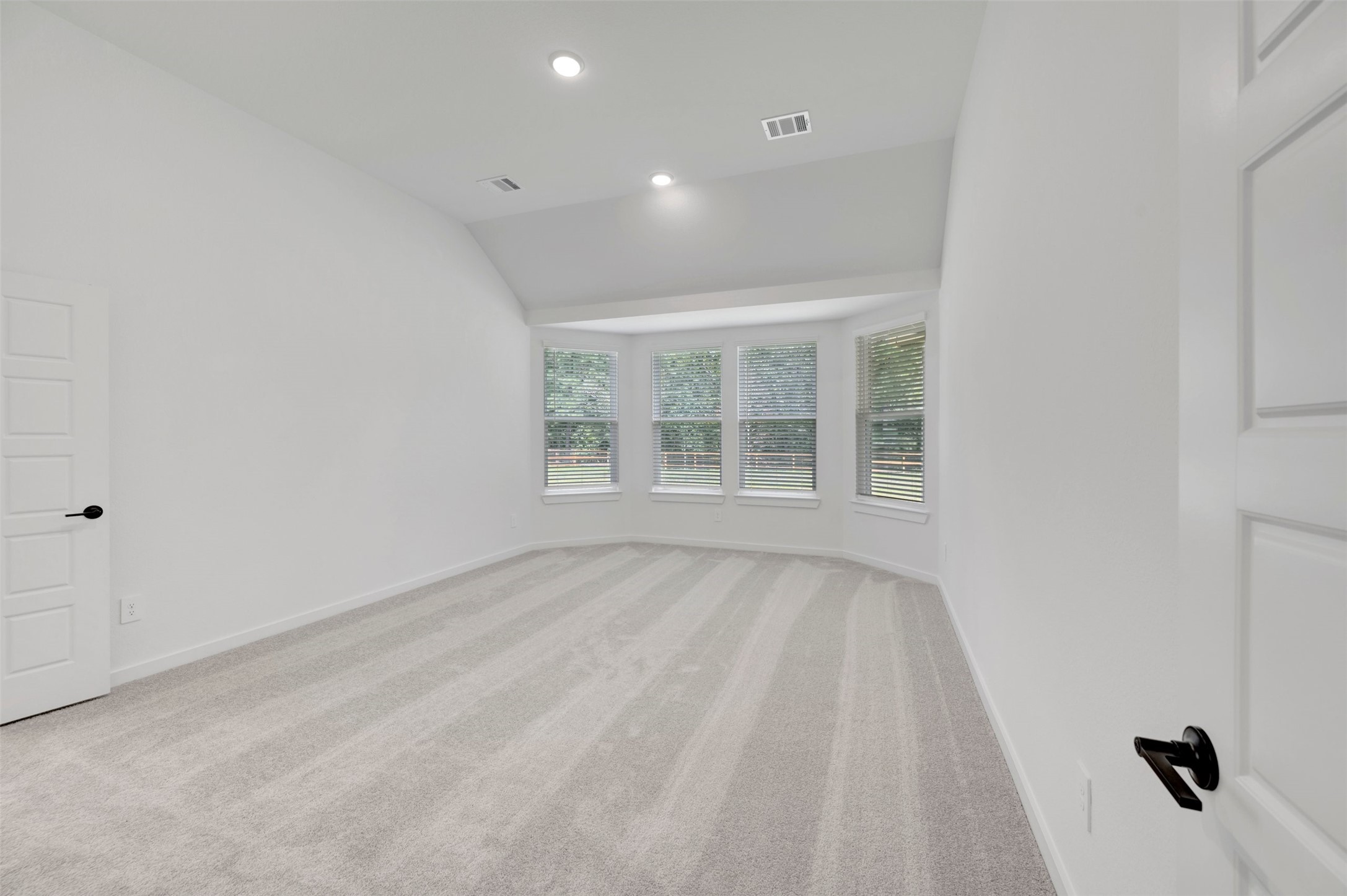 16639 Gaines Glen Lane Property Photo 4