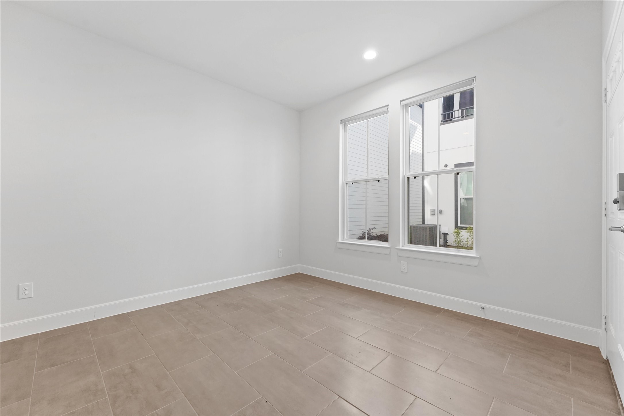 2802 Grand Fountains Drive G Property Photo 9