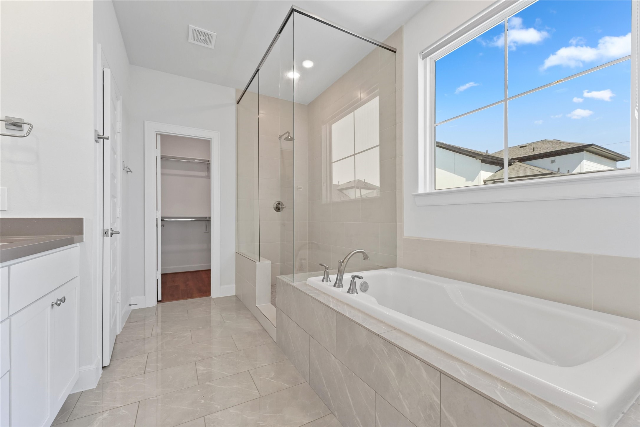 2802 Grand Fountains Drive G Property Photo 11