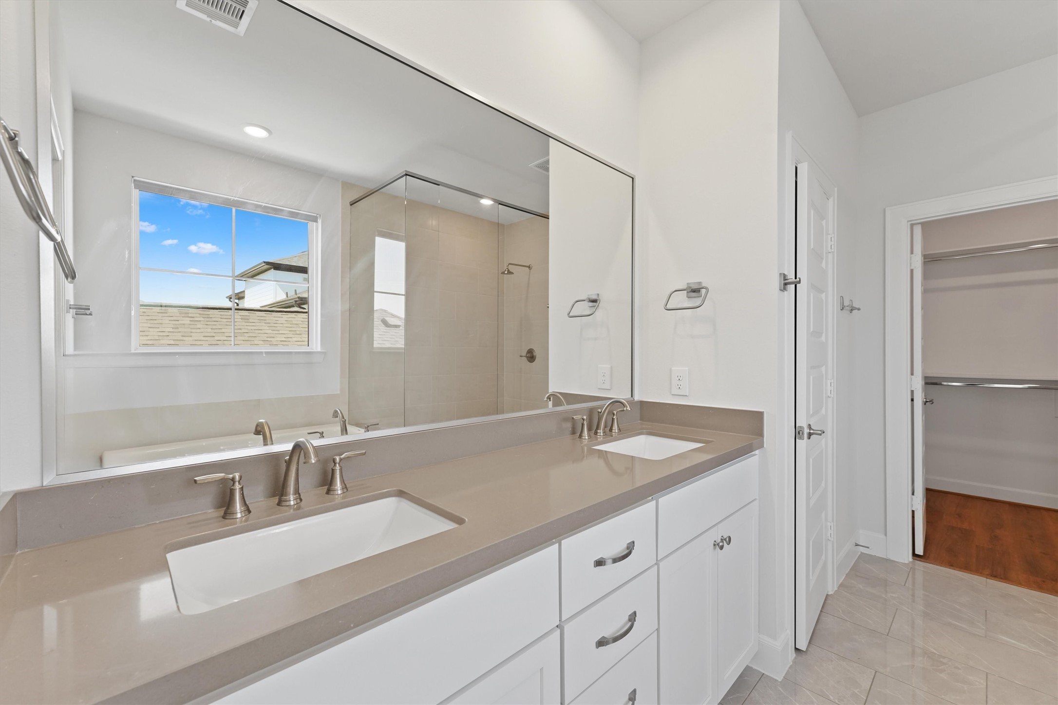 2802 Grand Fountains Drive G Property Photo 12