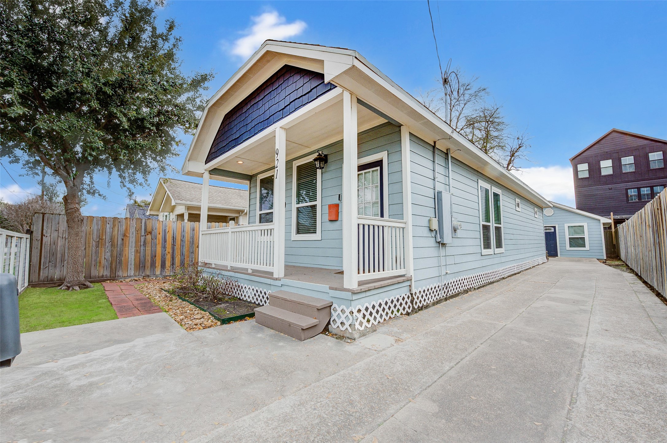 921 Kern Street Property Photo 3
