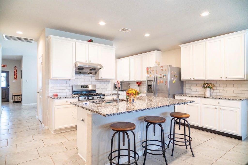 18226 Mulberry Spring Circle Property Photo 7