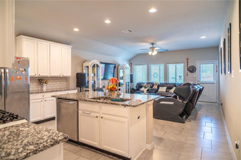 18226 Mulberry Spring Circle Property Photo 8