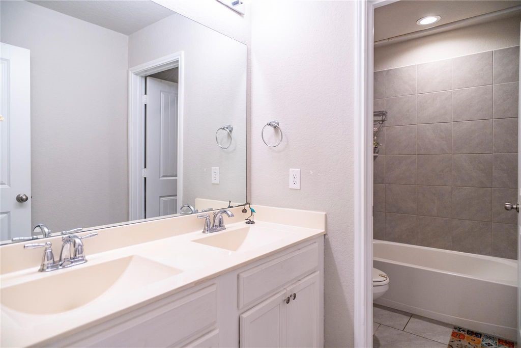 18226 Mulberry Spring Circle Property Photo 30