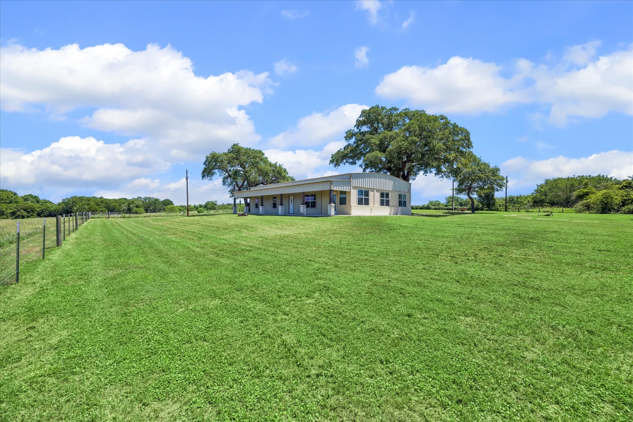 1601 Babylon Lane Property Photo 3