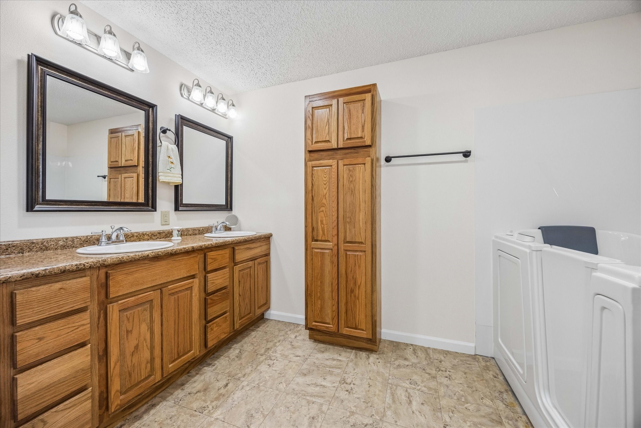 1601 Babylon Lane Property Photo 23