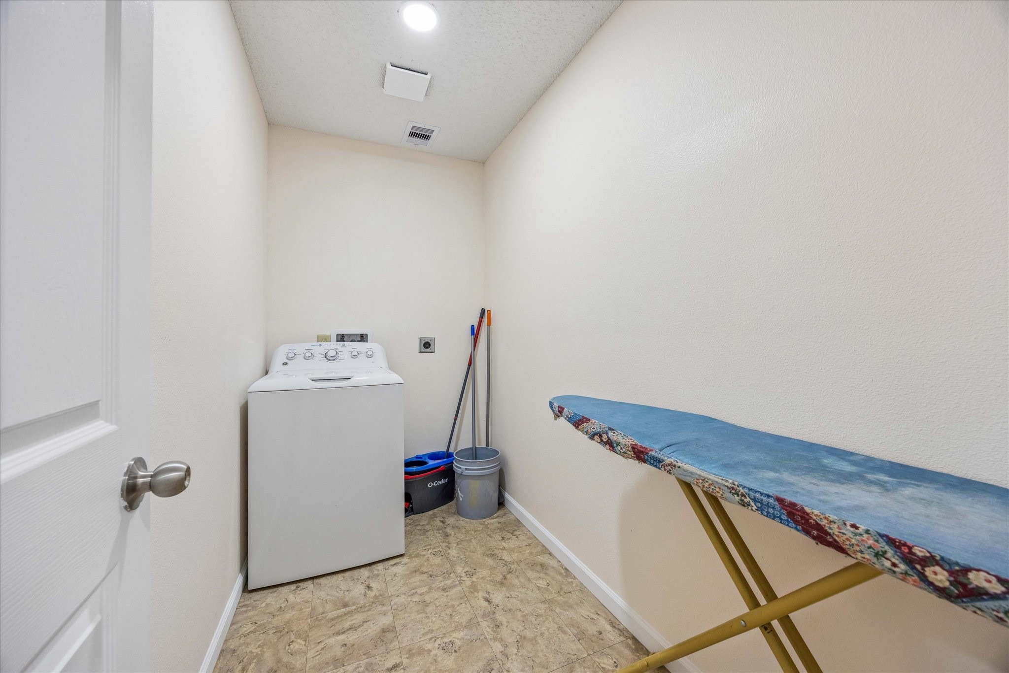1601 Babylon Lane Property Photo 27