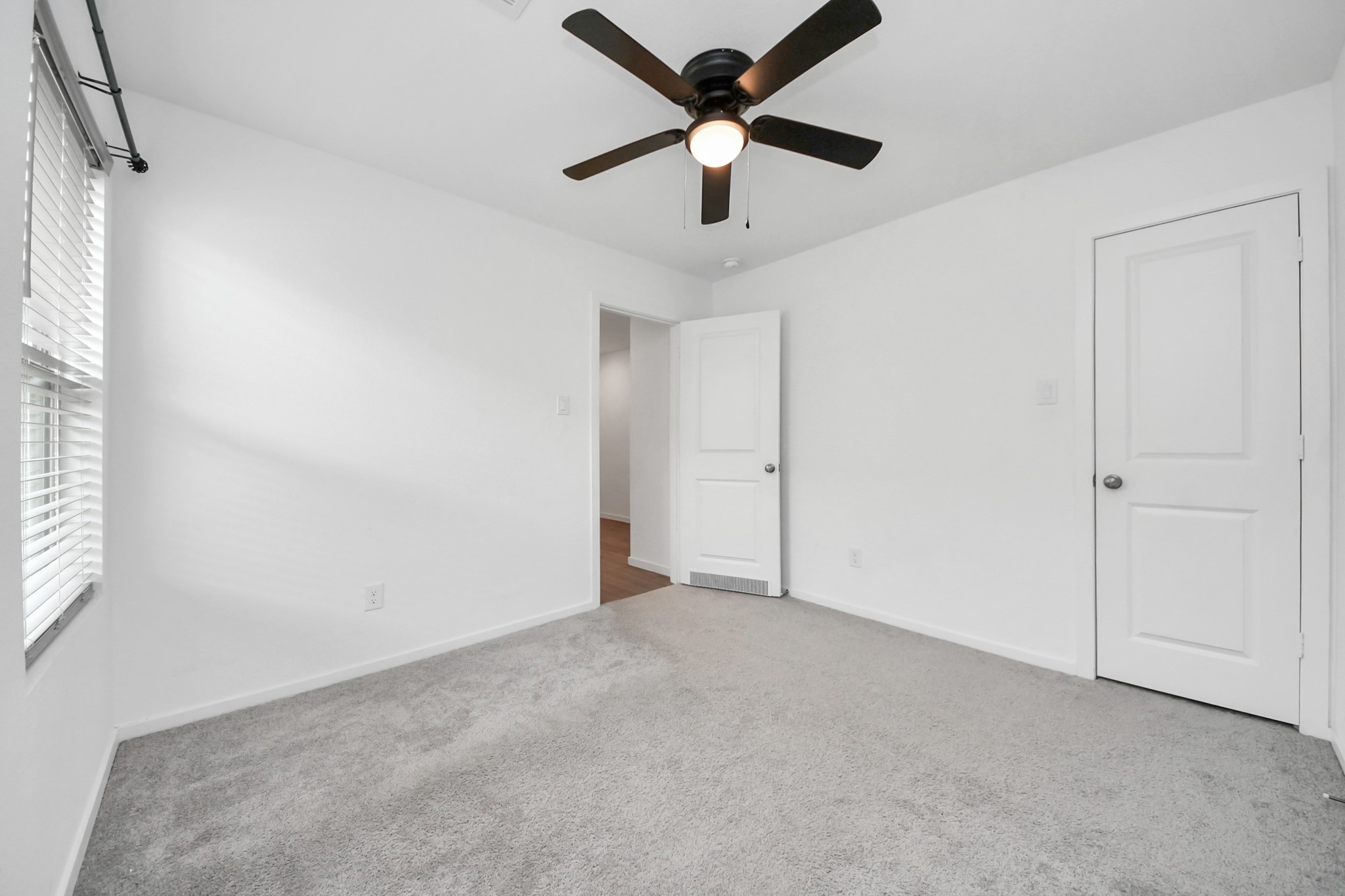 1607 Red Oak Drive Property Photo 10