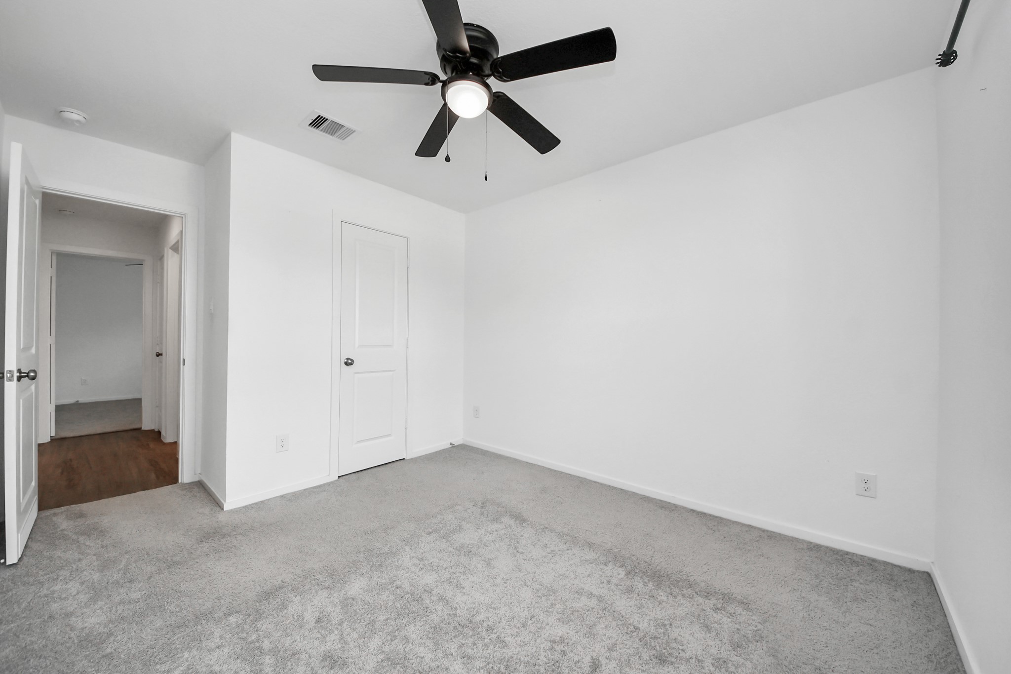 1607 Red Oak Drive Property Photo 13