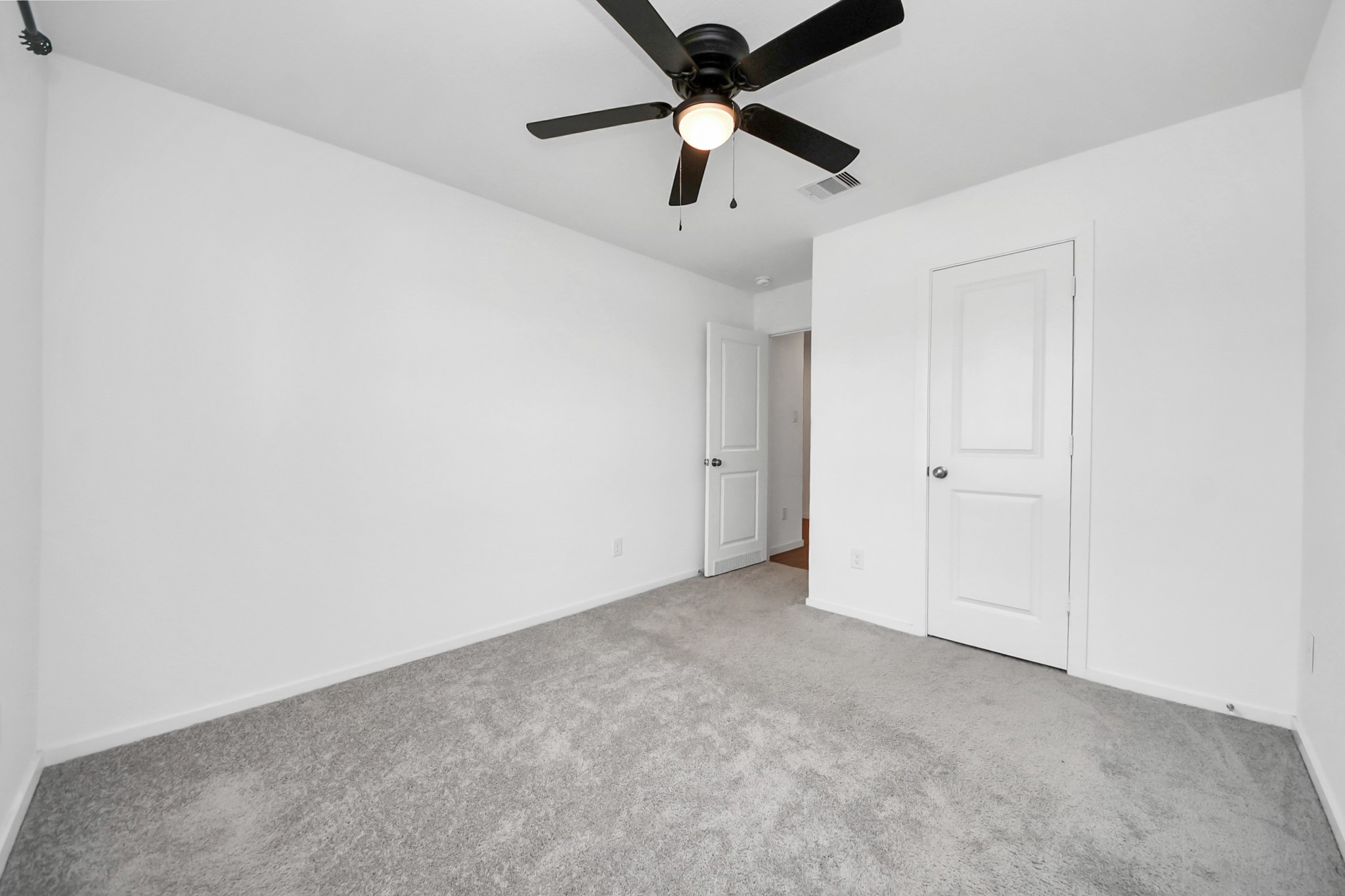1607 Red Oak Drive Property Photo 14
