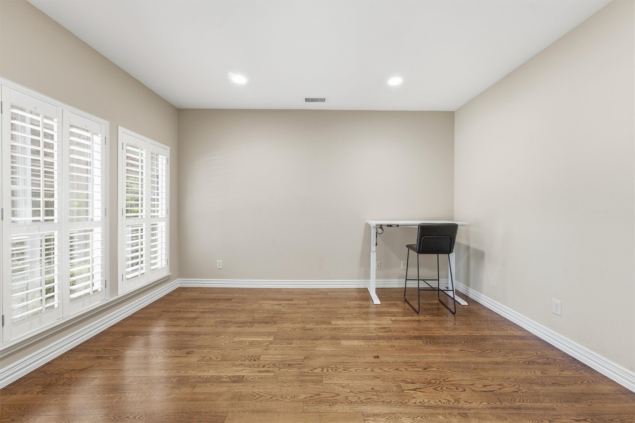5507 Opal Cove Court Property Photo 6