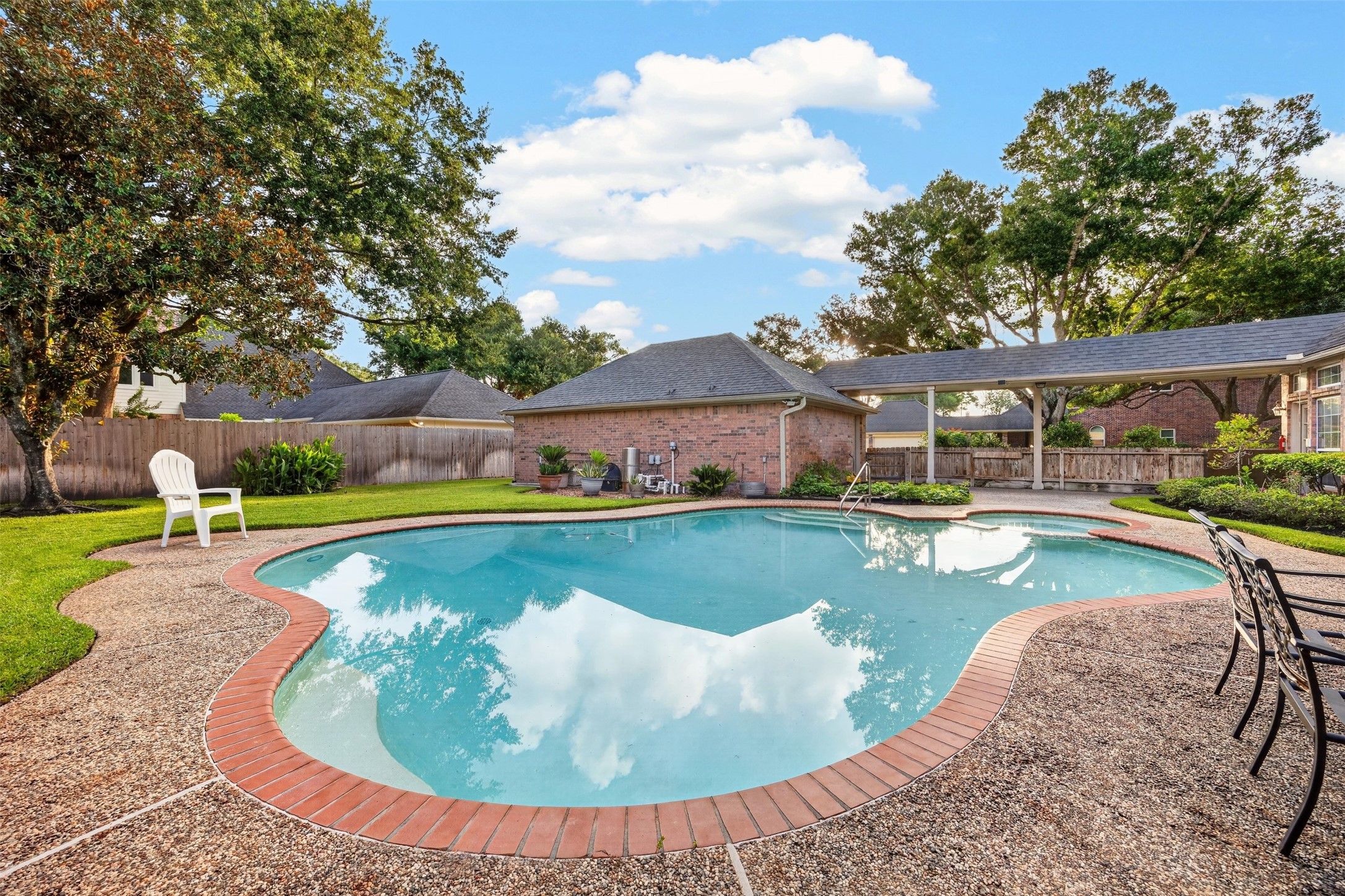 19602 Laurel Park Lane Property Photo 48