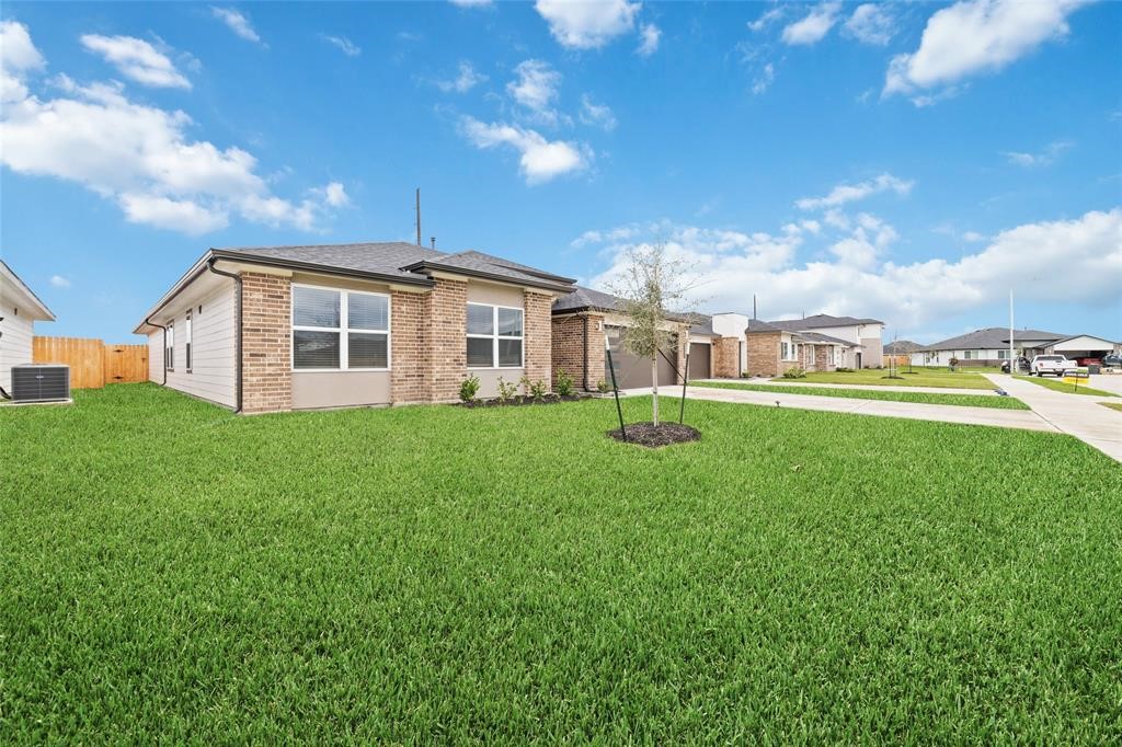 7207 Sunbreeze Lane Property Photo 2