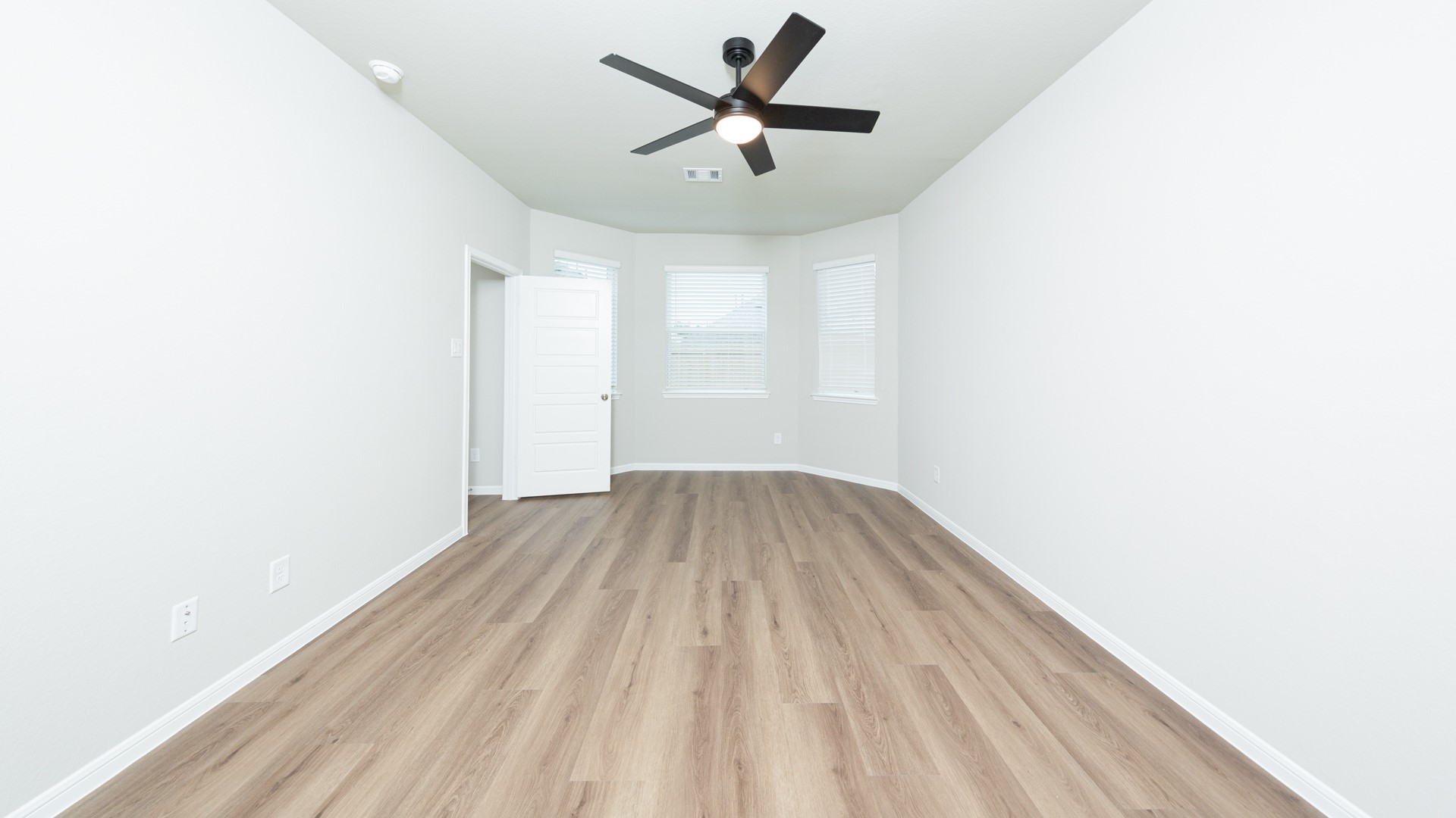 2970 Sir Ian Blake Drive Property Photo 12
