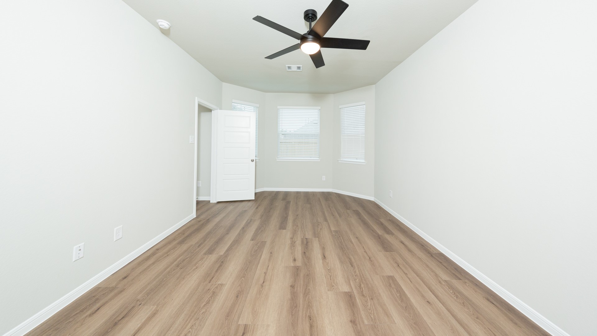 2970 Sir Ian Blake Drive Property Photo 13