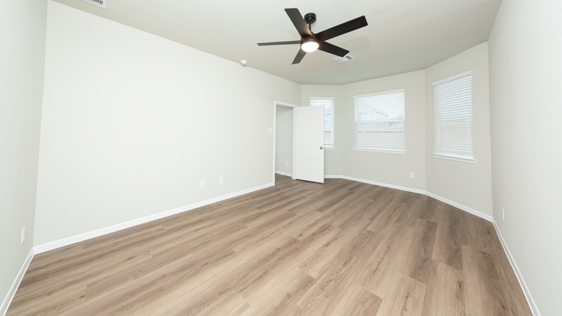 2970 Sir Ian Blake Drive Property Photo 14