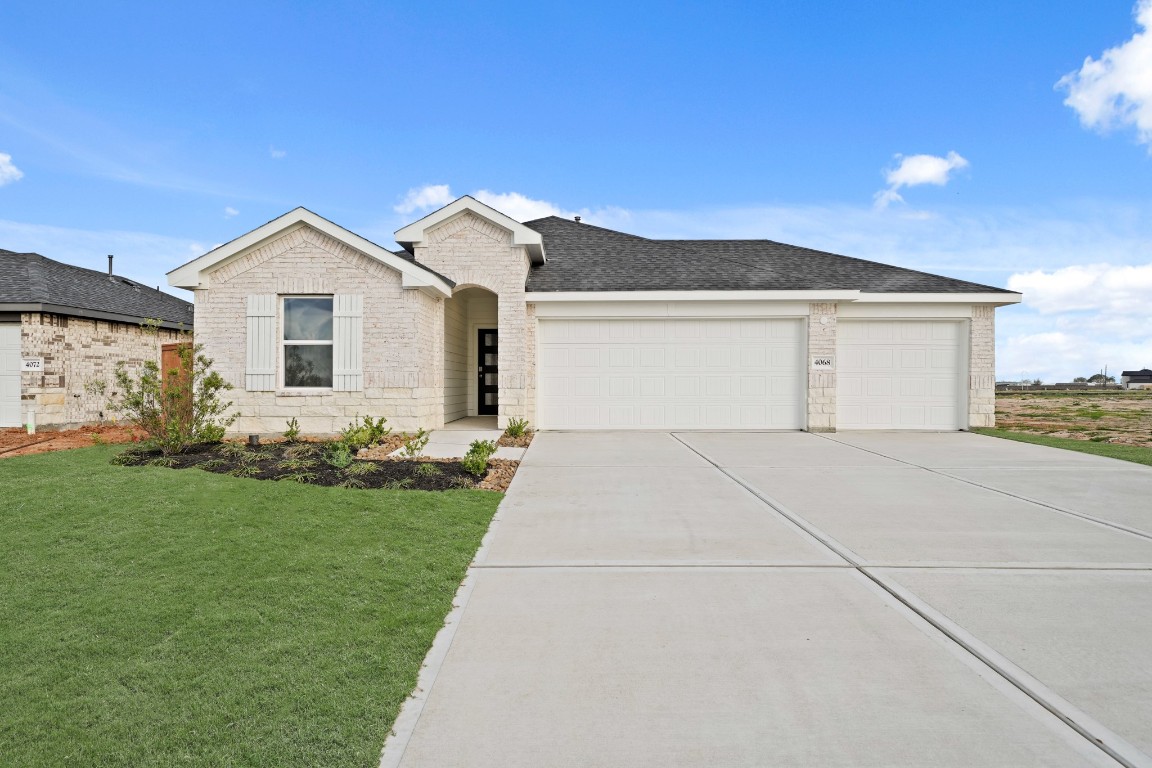 4068 Sun Burst Lane Property Photo 2