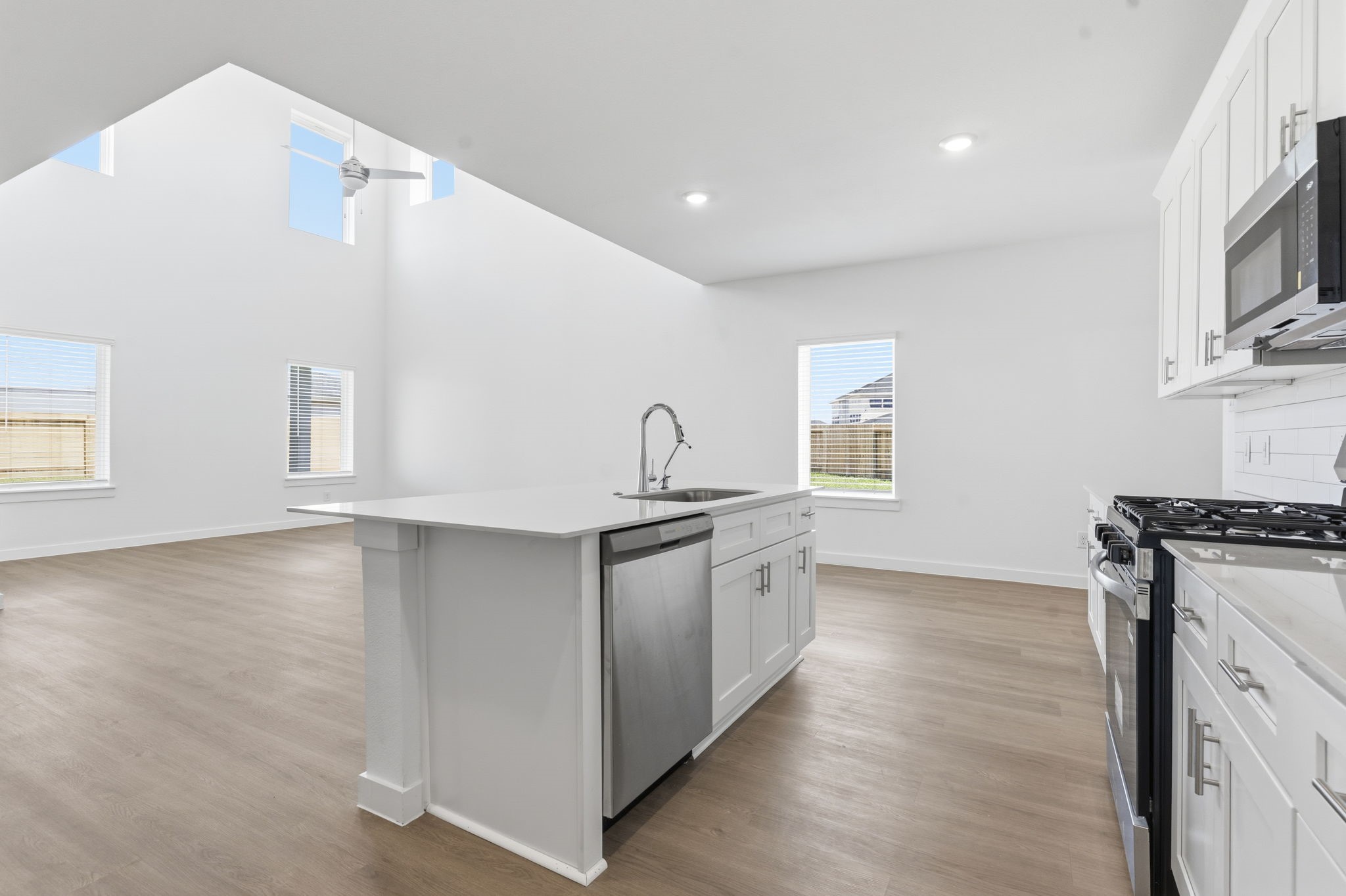 1502 Shimmering Ocean Way Property Photo 7