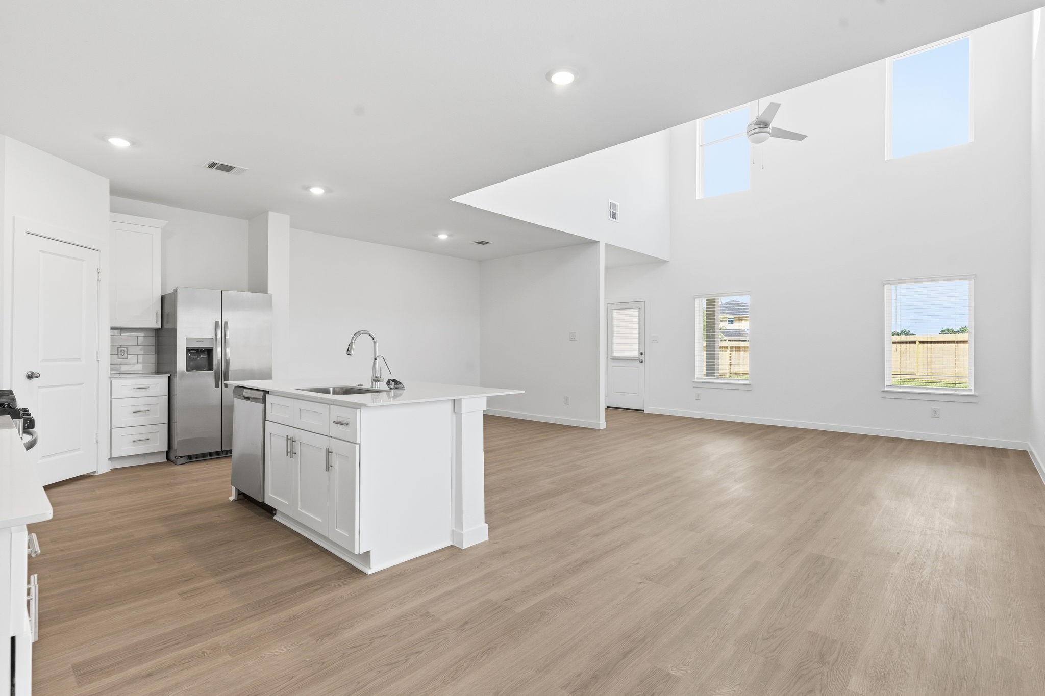 1502 Shimmering Ocean Way Property Photo 8