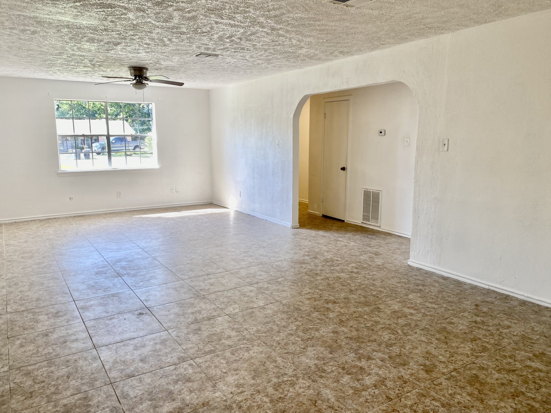 3410 Nodding Pines Property Photo 4