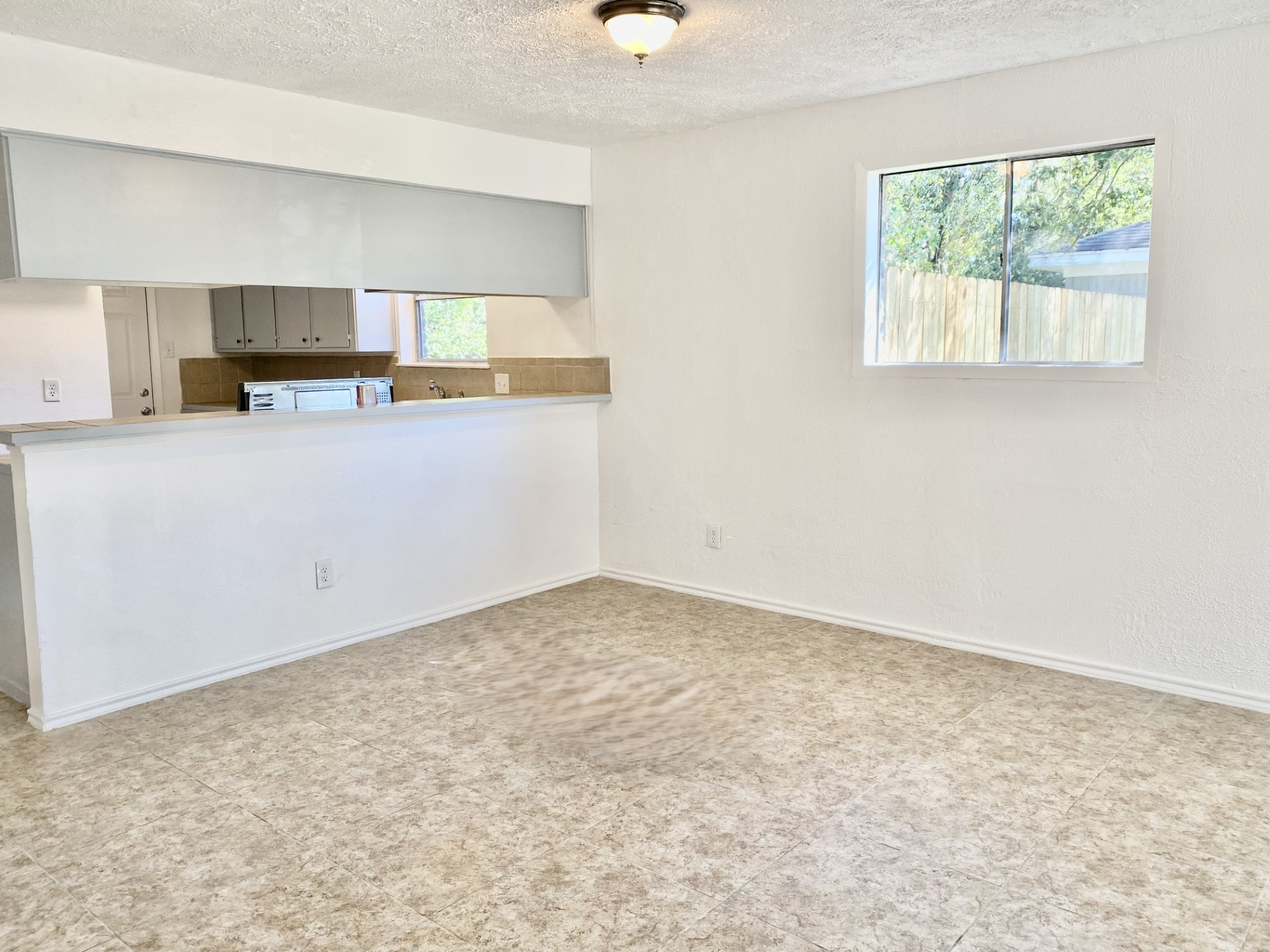 3410 Nodding Pines Property Photo 8