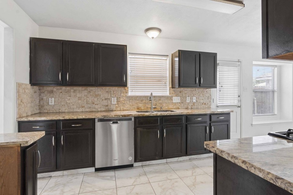 10418 Iris Lake Court Property Photo 7