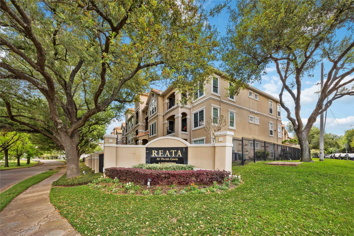 3231 Allen Parkway 6101 Property Photo 1