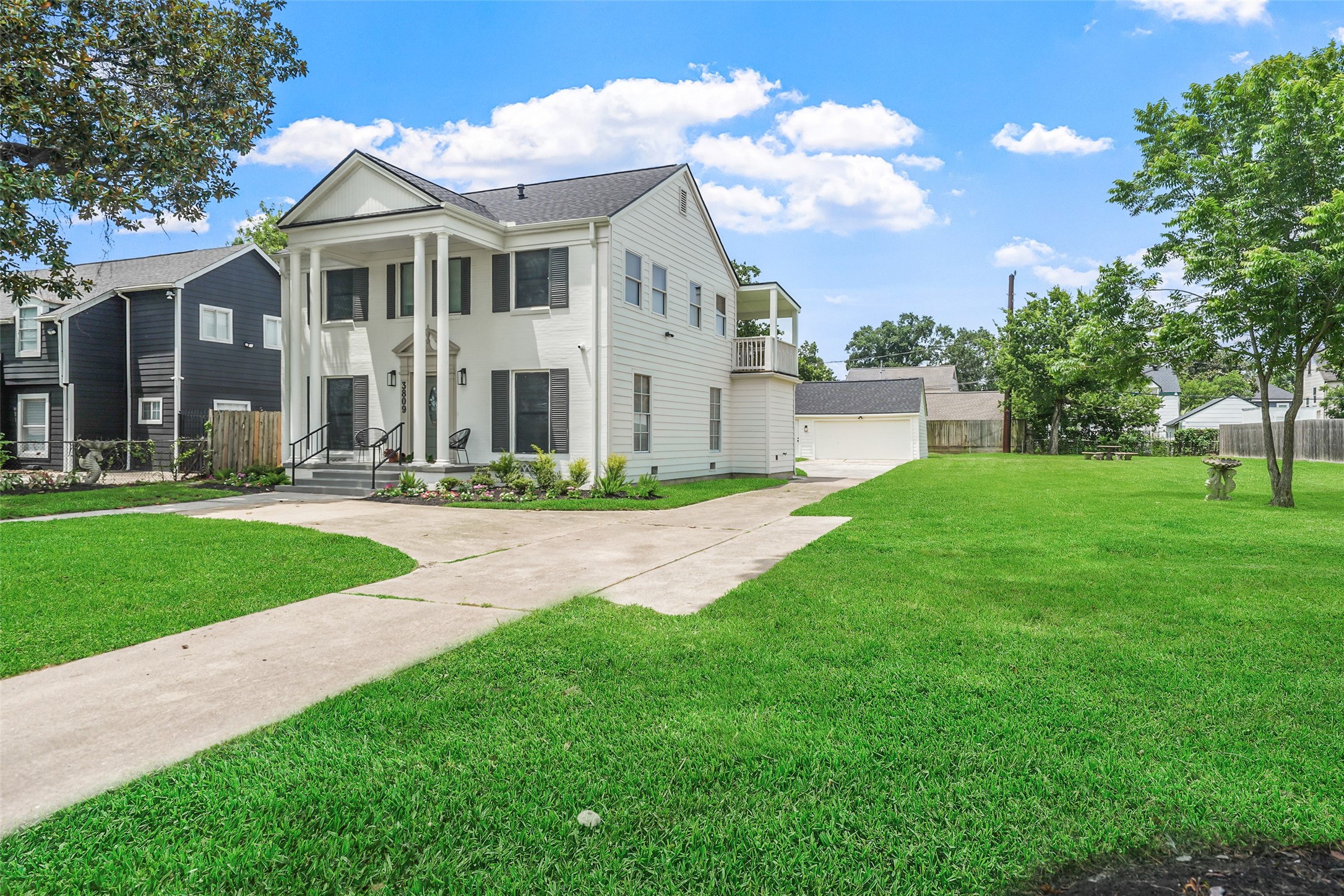 3809 Southmore Boulevard Property Photo 1