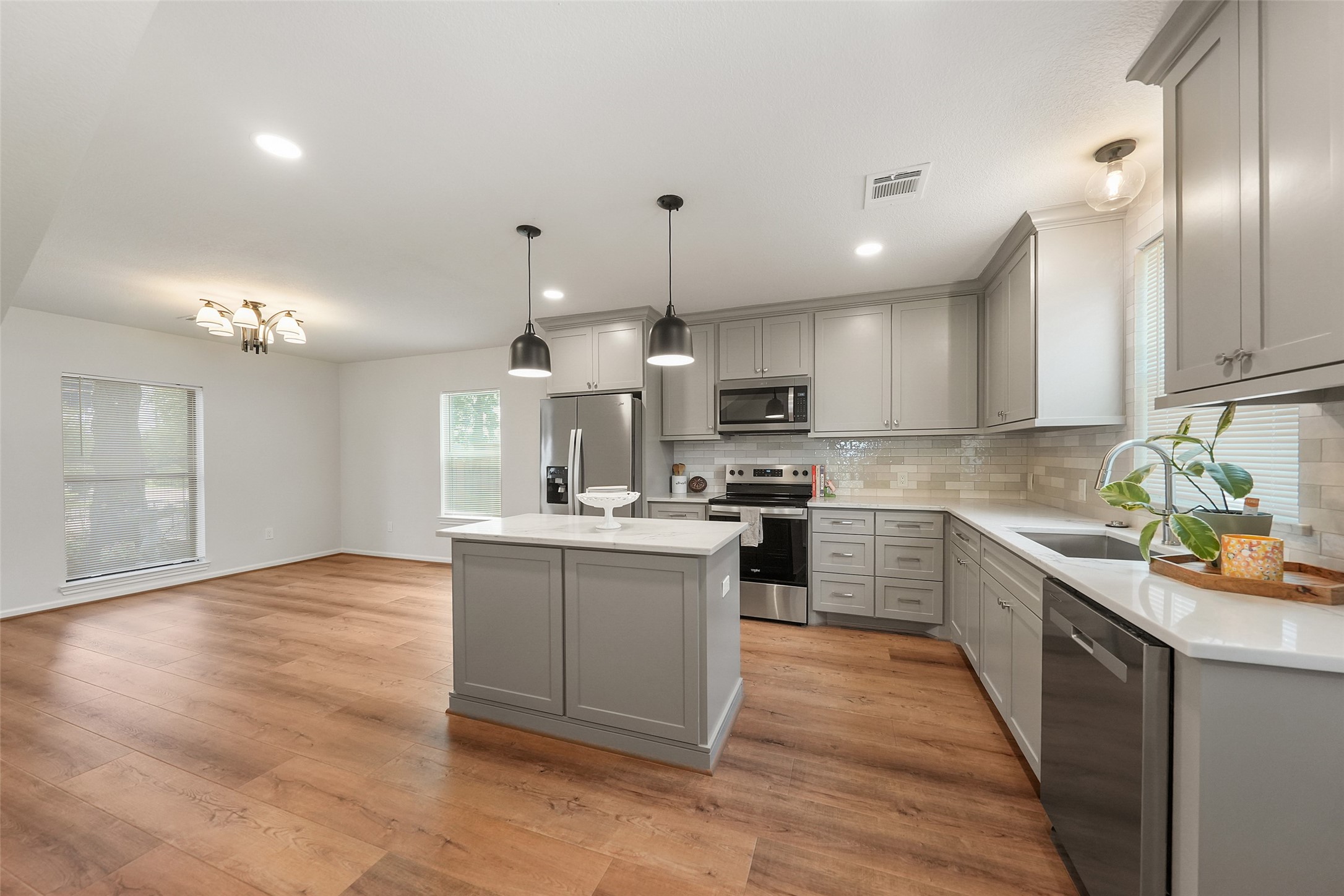 3809 Southmore Boulevard Property Photo 8