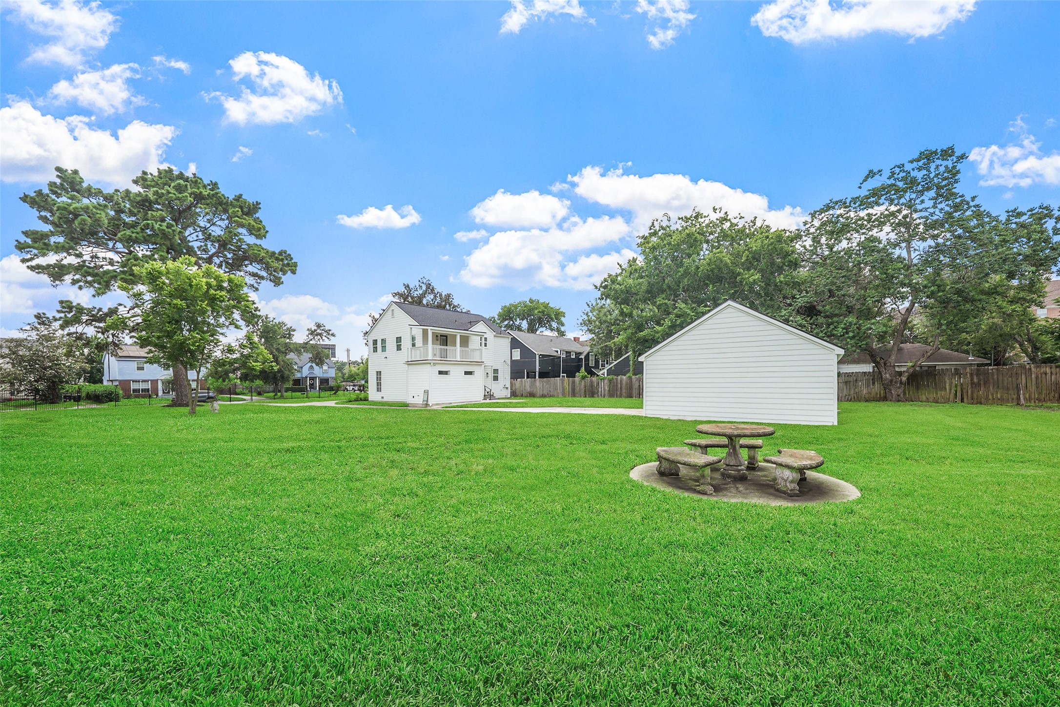 3809 Southmore Boulevard Property Photo 16