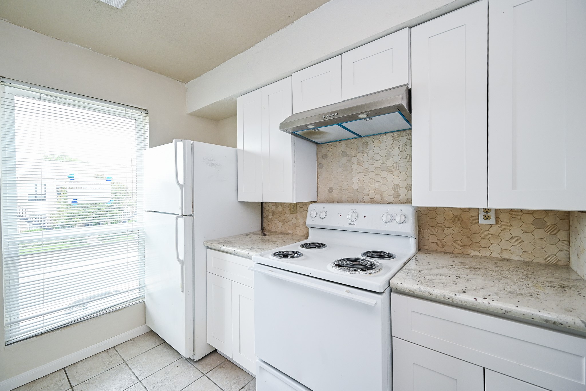 3900 Woodchase Drive 86 Property Photo 13