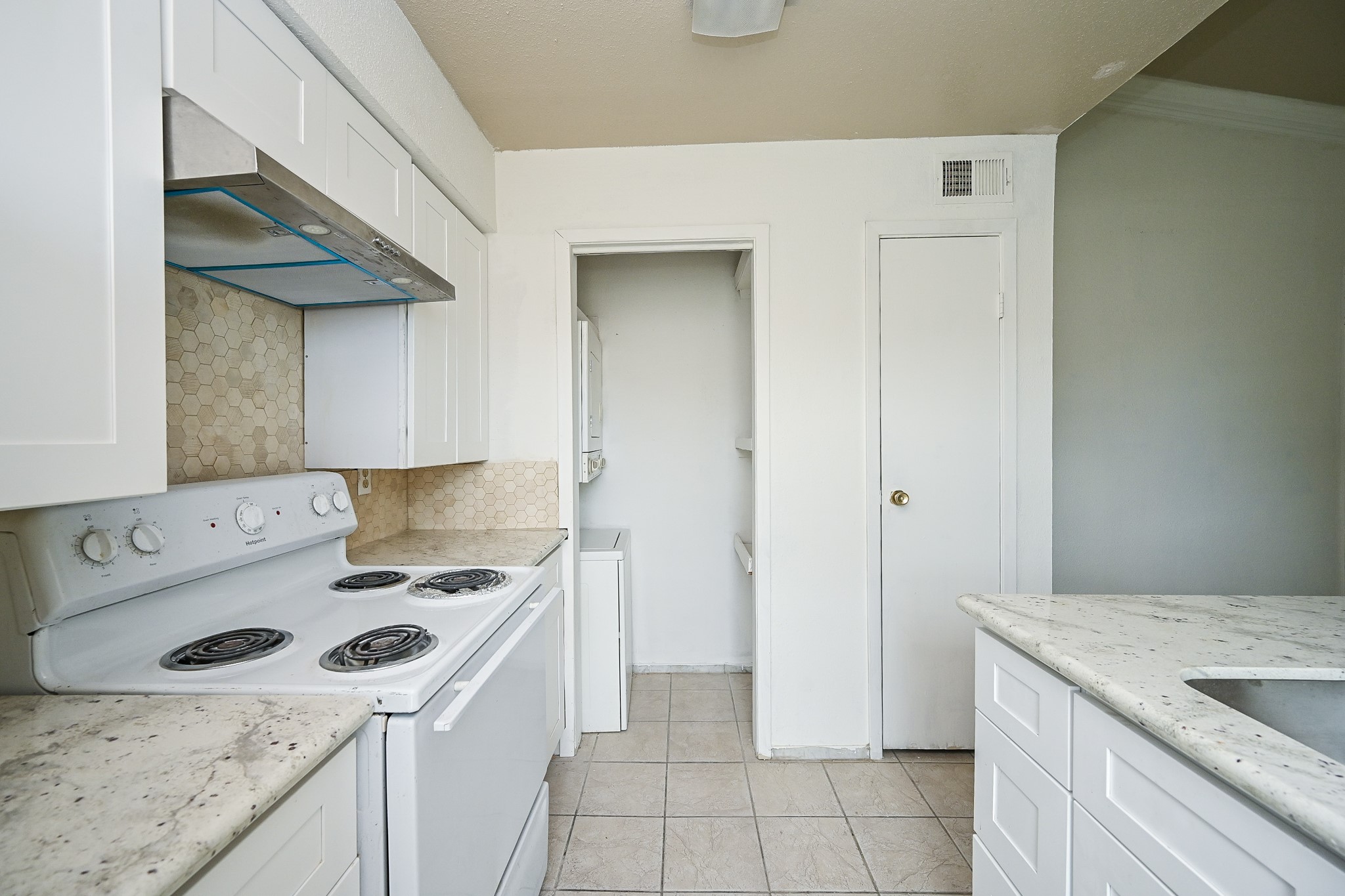 3900 Woodchase Drive 86 Property Photo 14