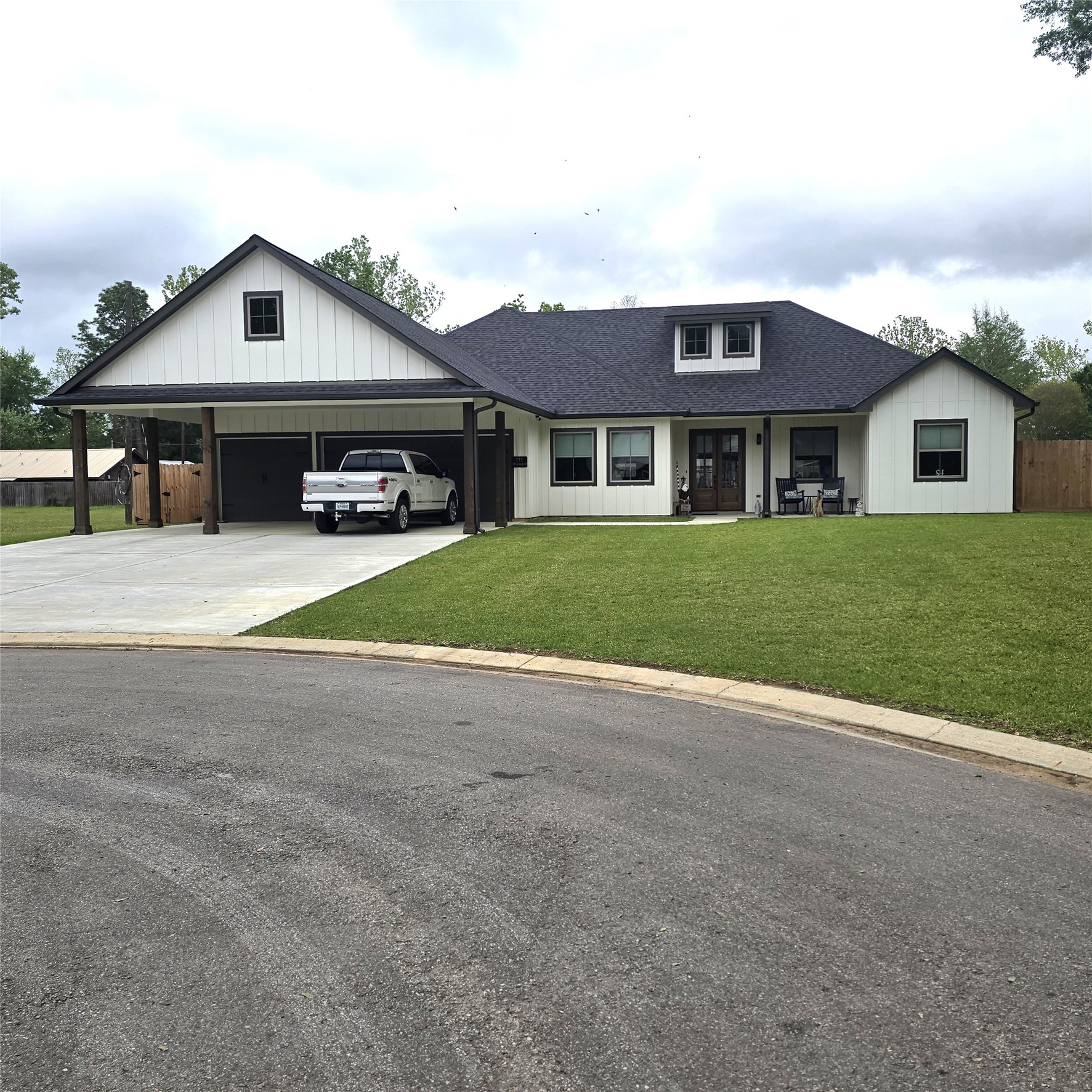111 Bluegill Drive Property Photo 1