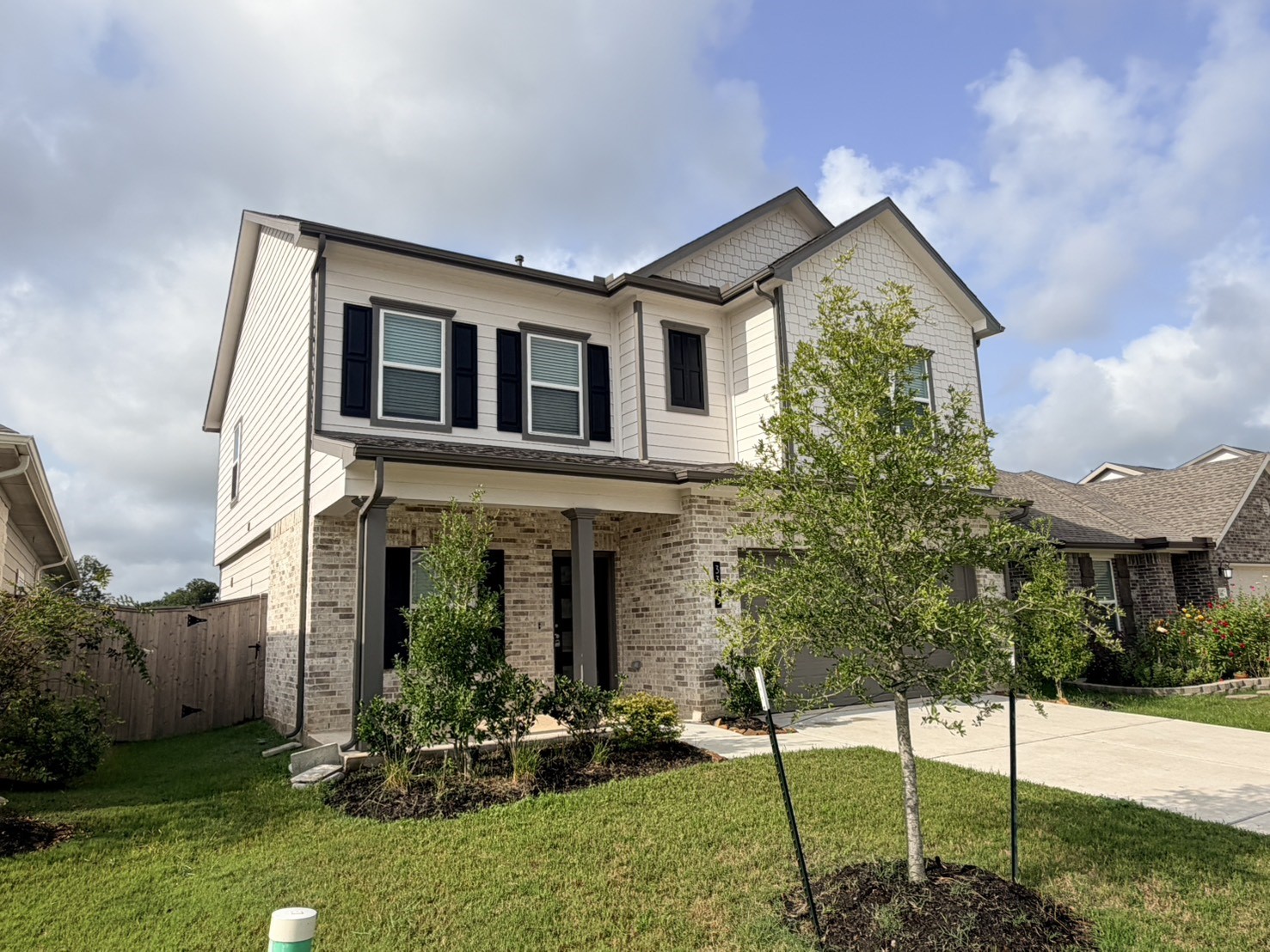 3323 Morning Fog Drive Property Photo 4