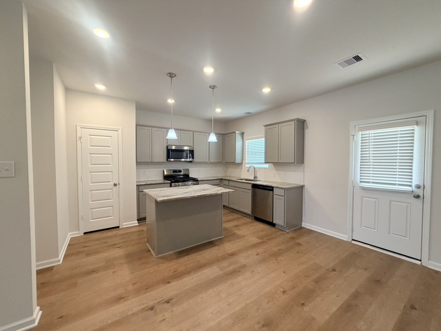 3323 Morning Fog Drive Property Photo 10