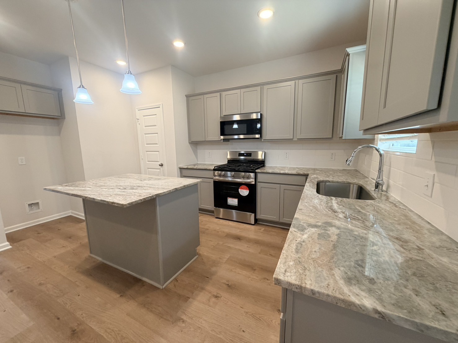 3323 Morning Fog Drive Property Photo 12