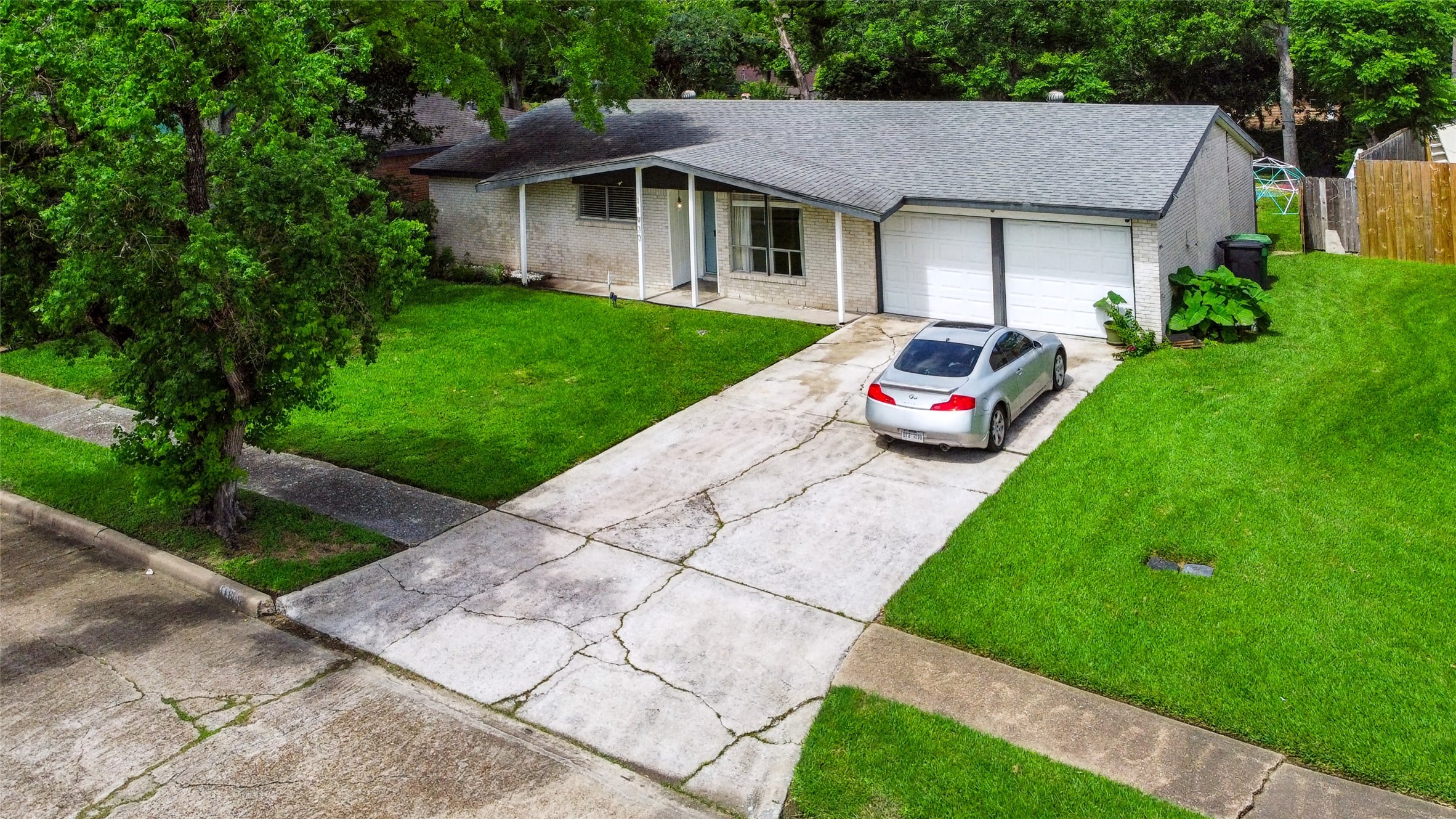 11930 Ashcroft Drive Property Photo 1