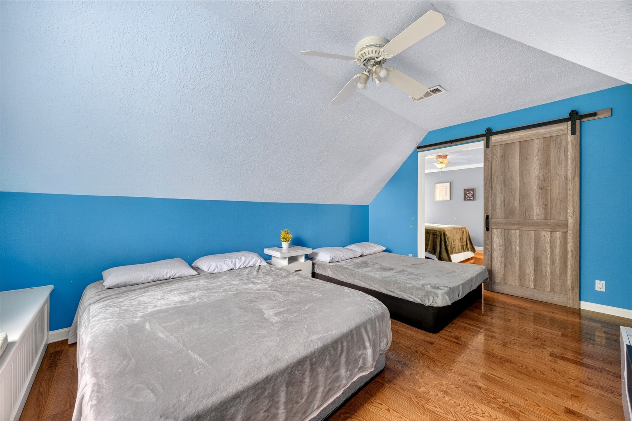 21427 Tophill Drive Property Photo 35