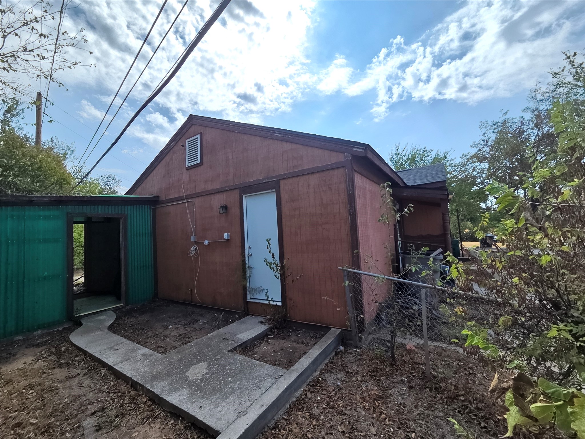 2205 Lucas Avenue Property Photo 19