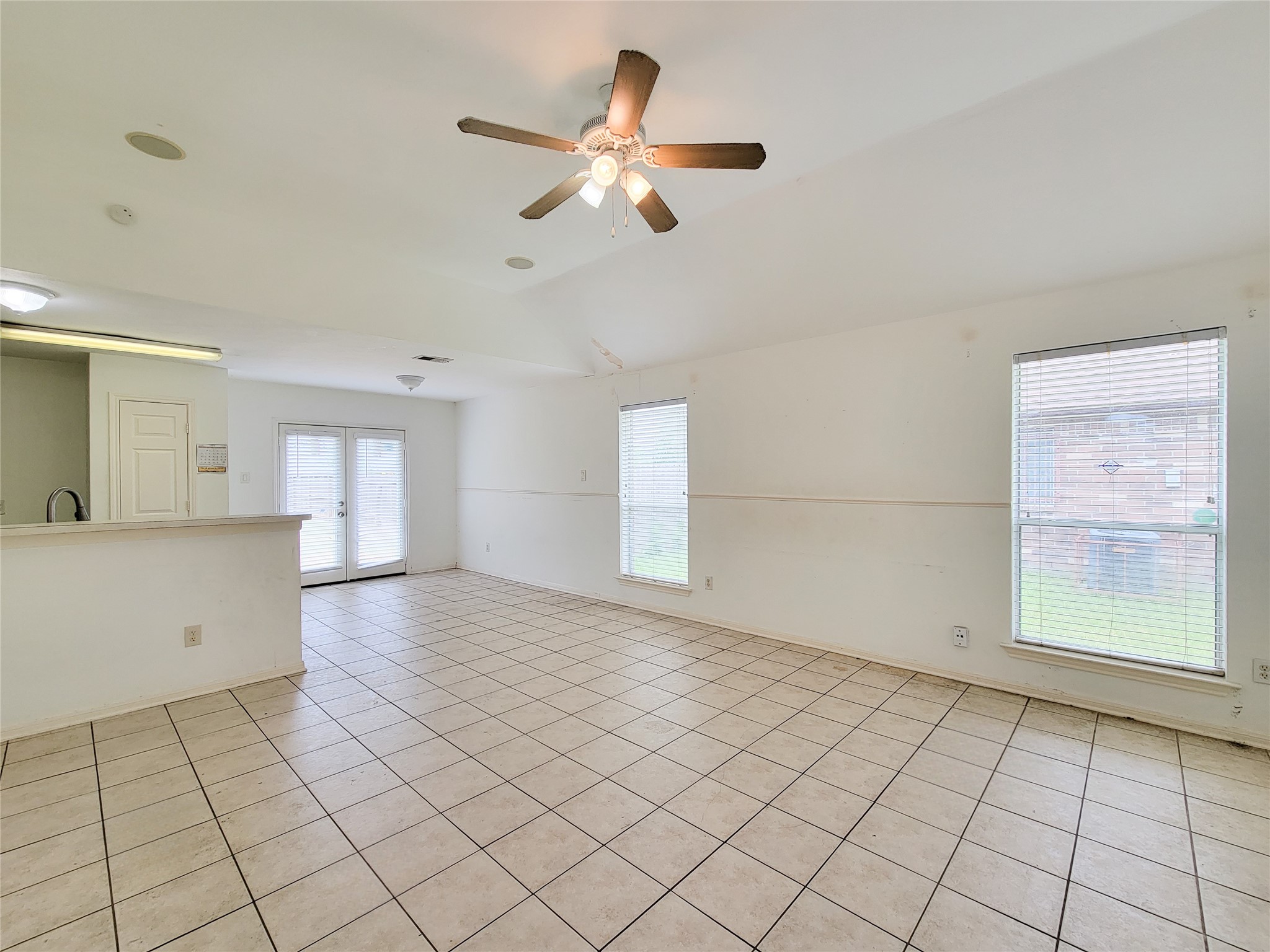 16006 Hiram Clarke Property Photo 6