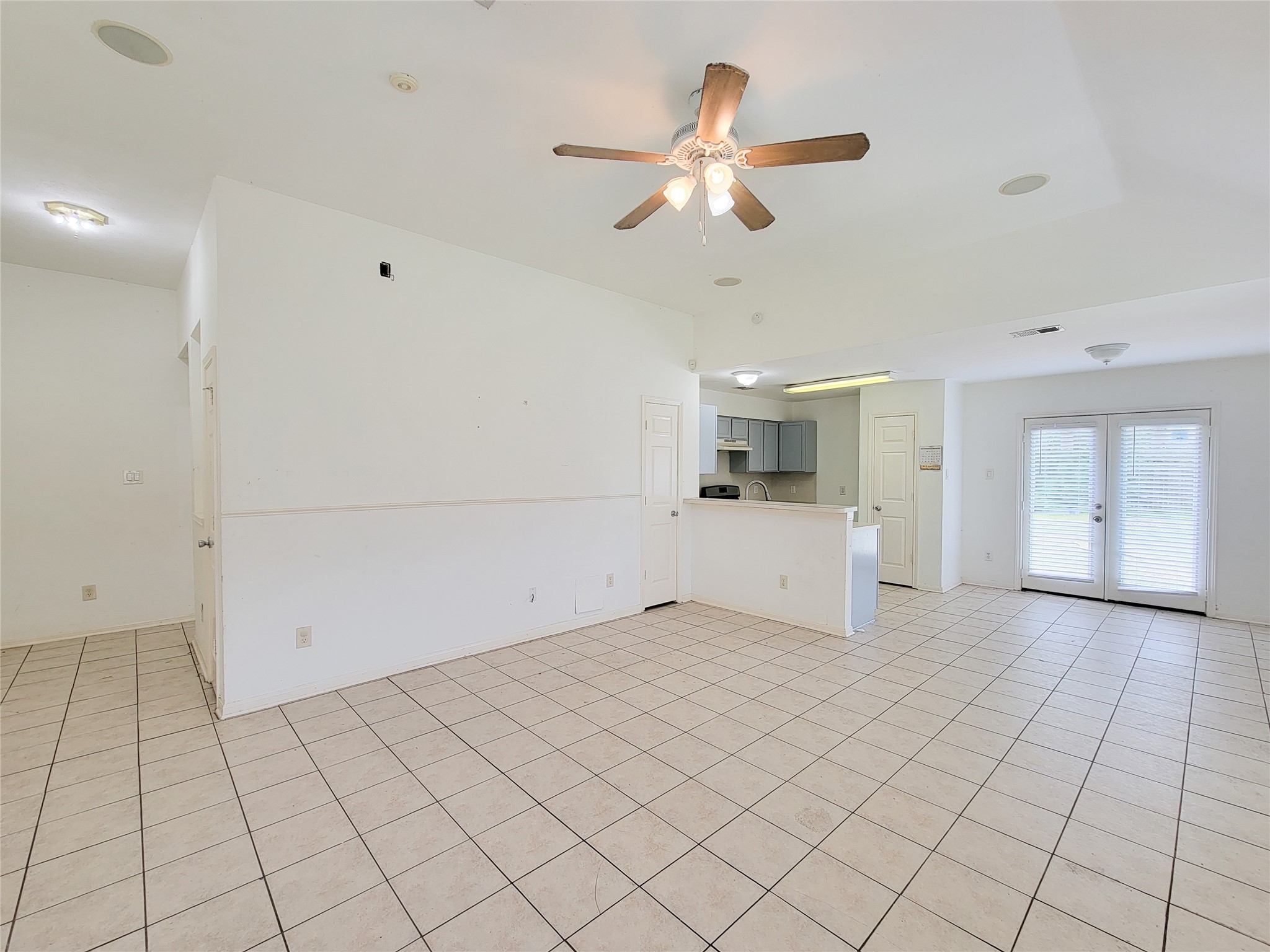 16006 Hiram Clarke Property Photo 7