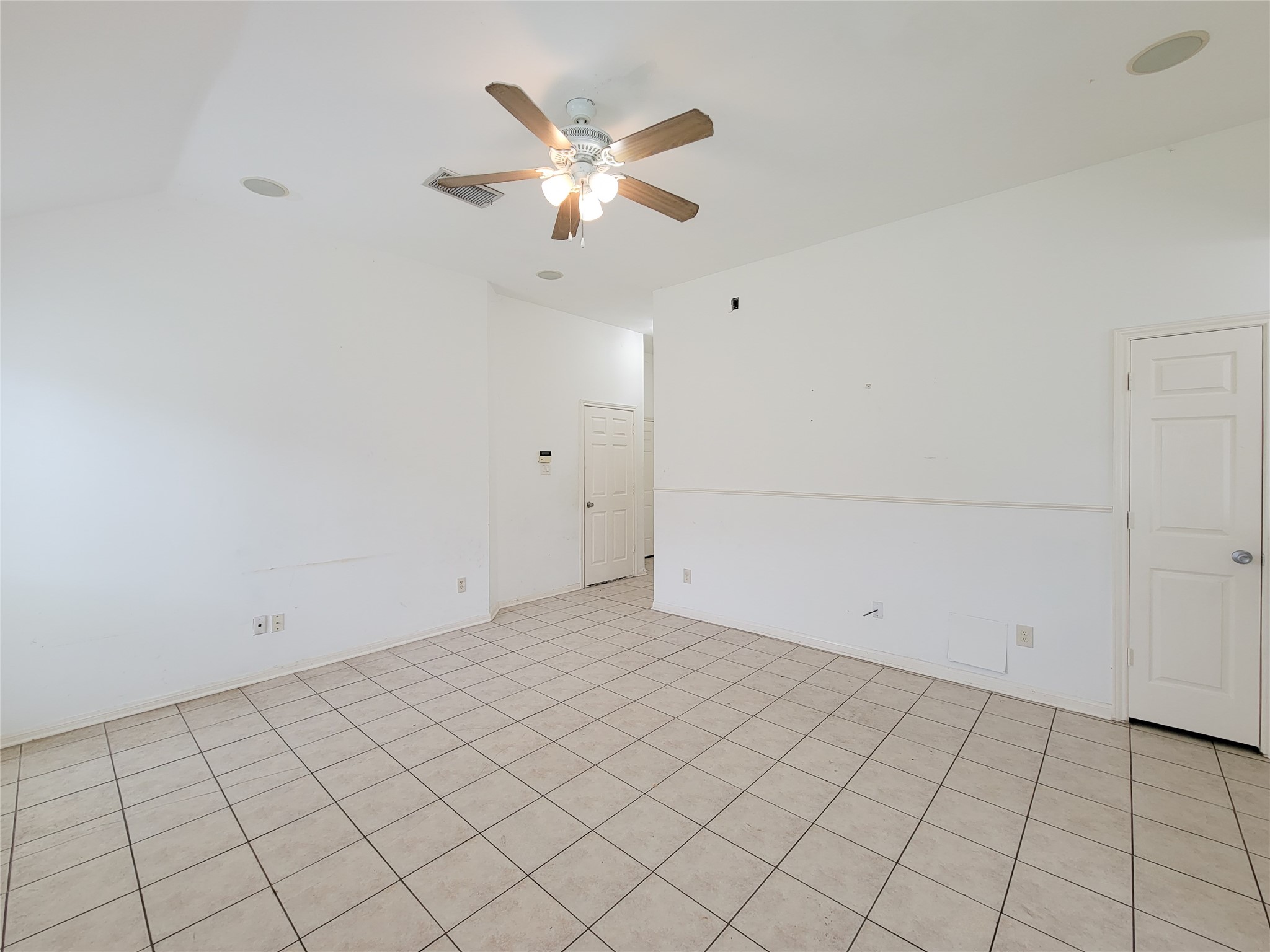16006 Hiram Clarke Property Photo 8