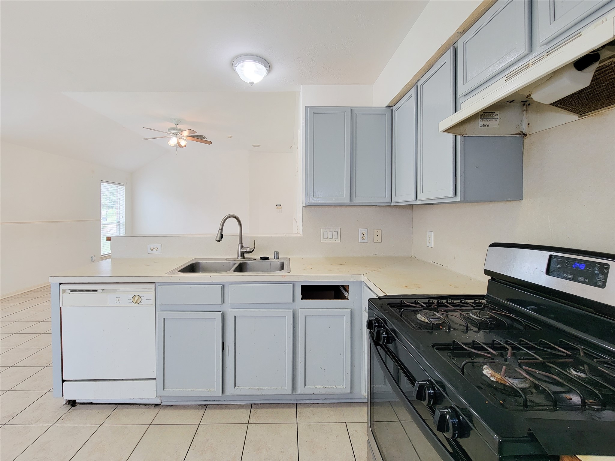 16006 Hiram Clarke Property Photo 14