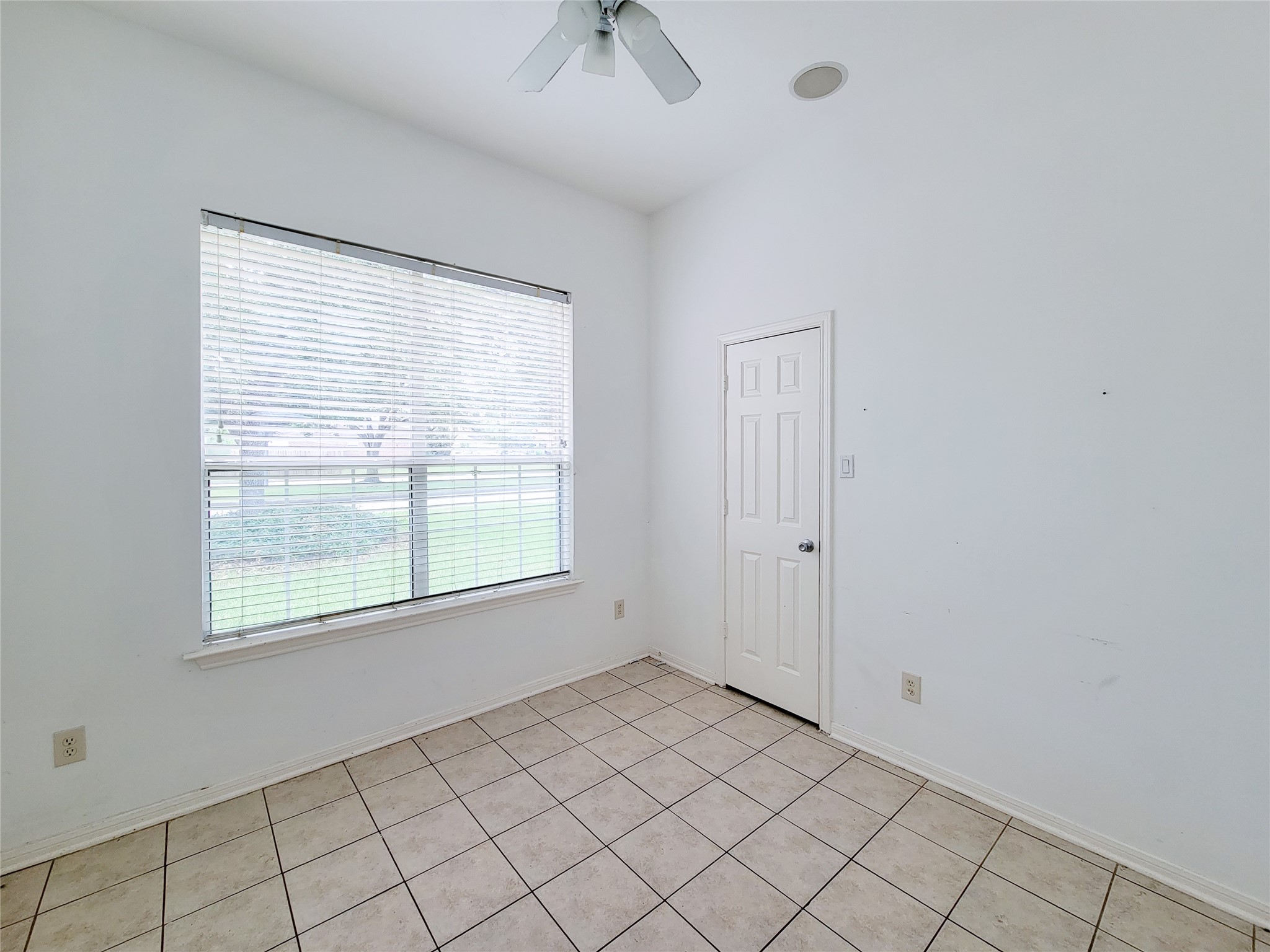 16006 Hiram Clarke Property Photo 15