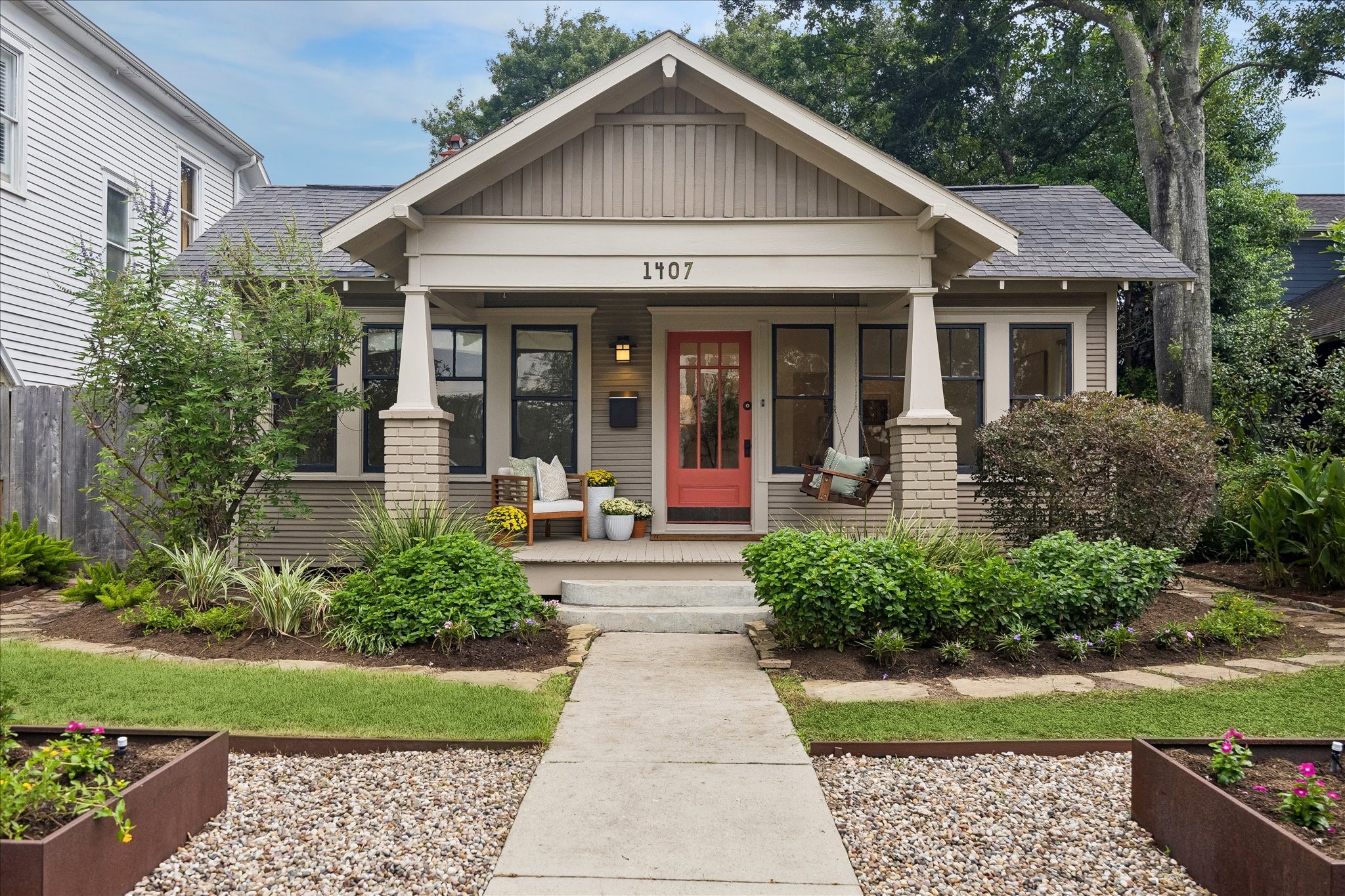 1407 Oxford Street Property Photo 1