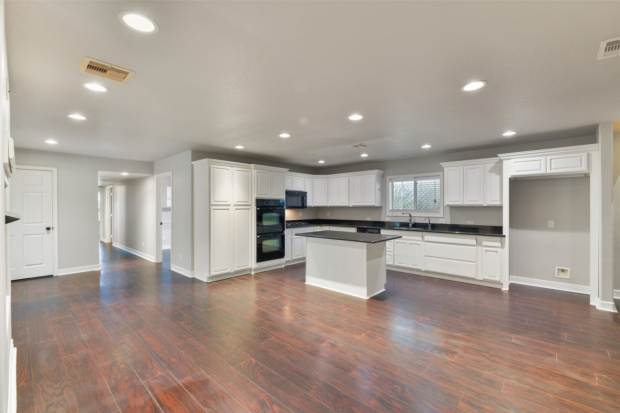 27 South Shore Drive Property Photo 9