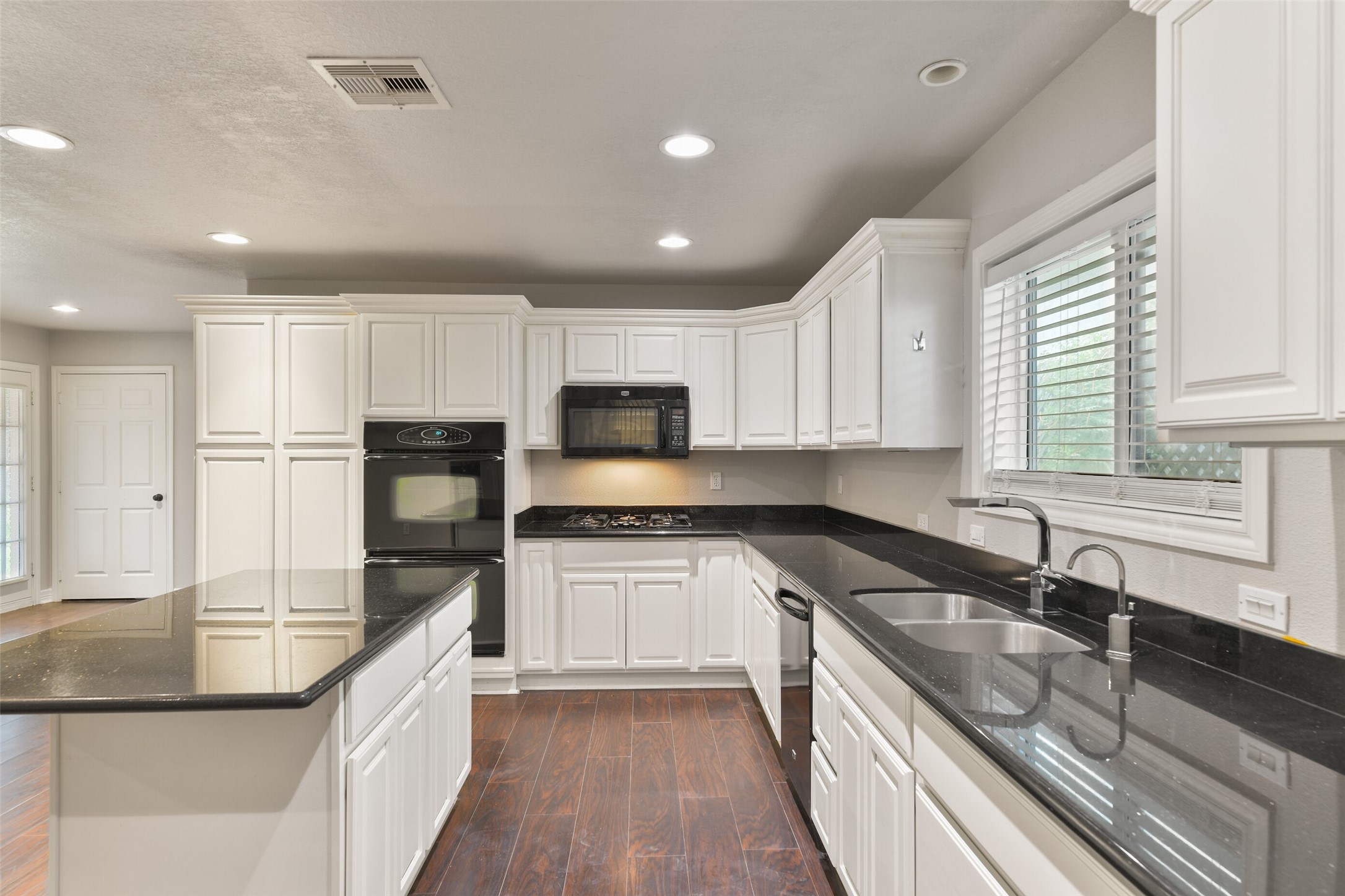 27 South Shore Drive Property Photo 13