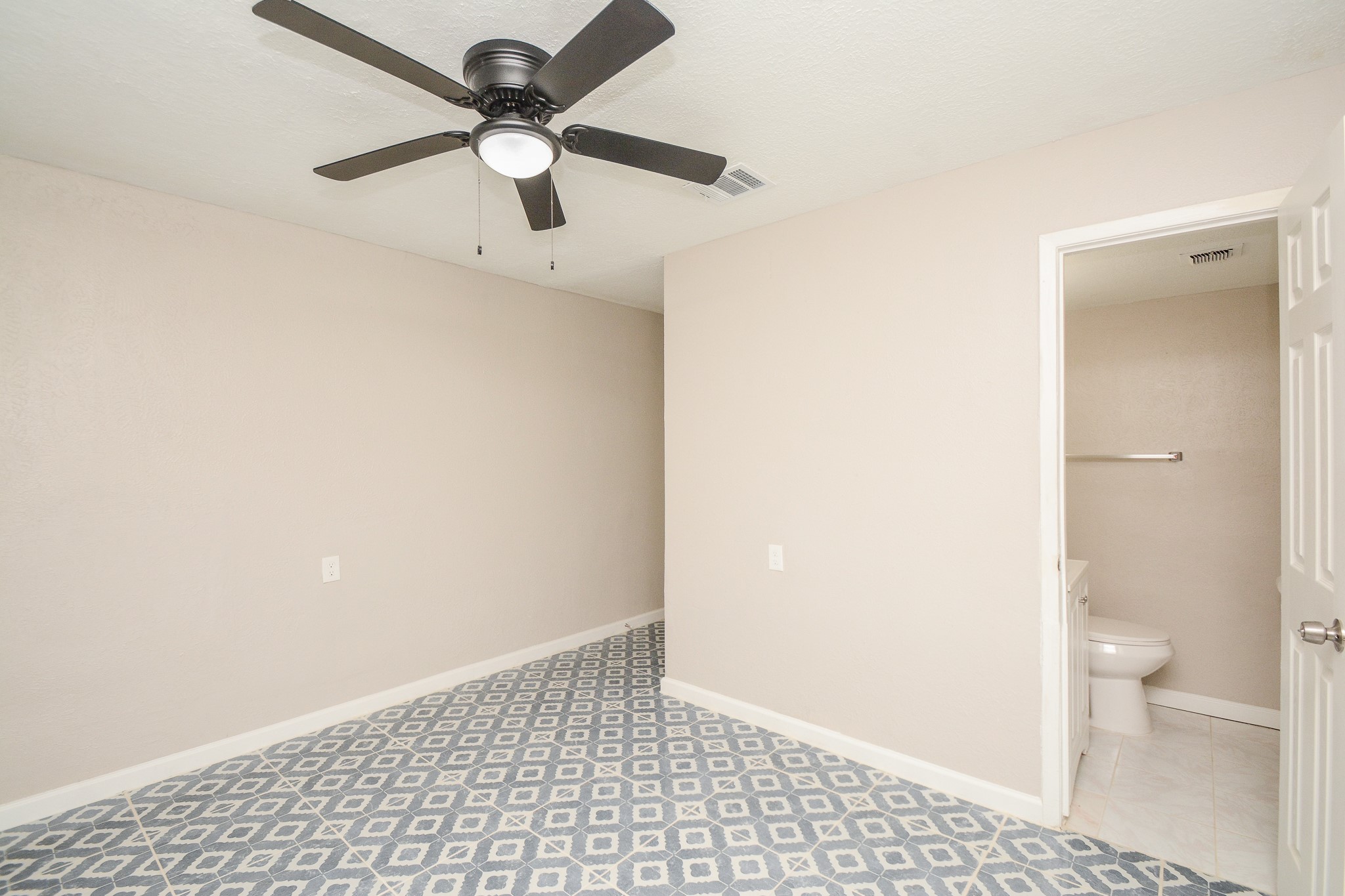 1339 Tarberry Road Property Photo 11