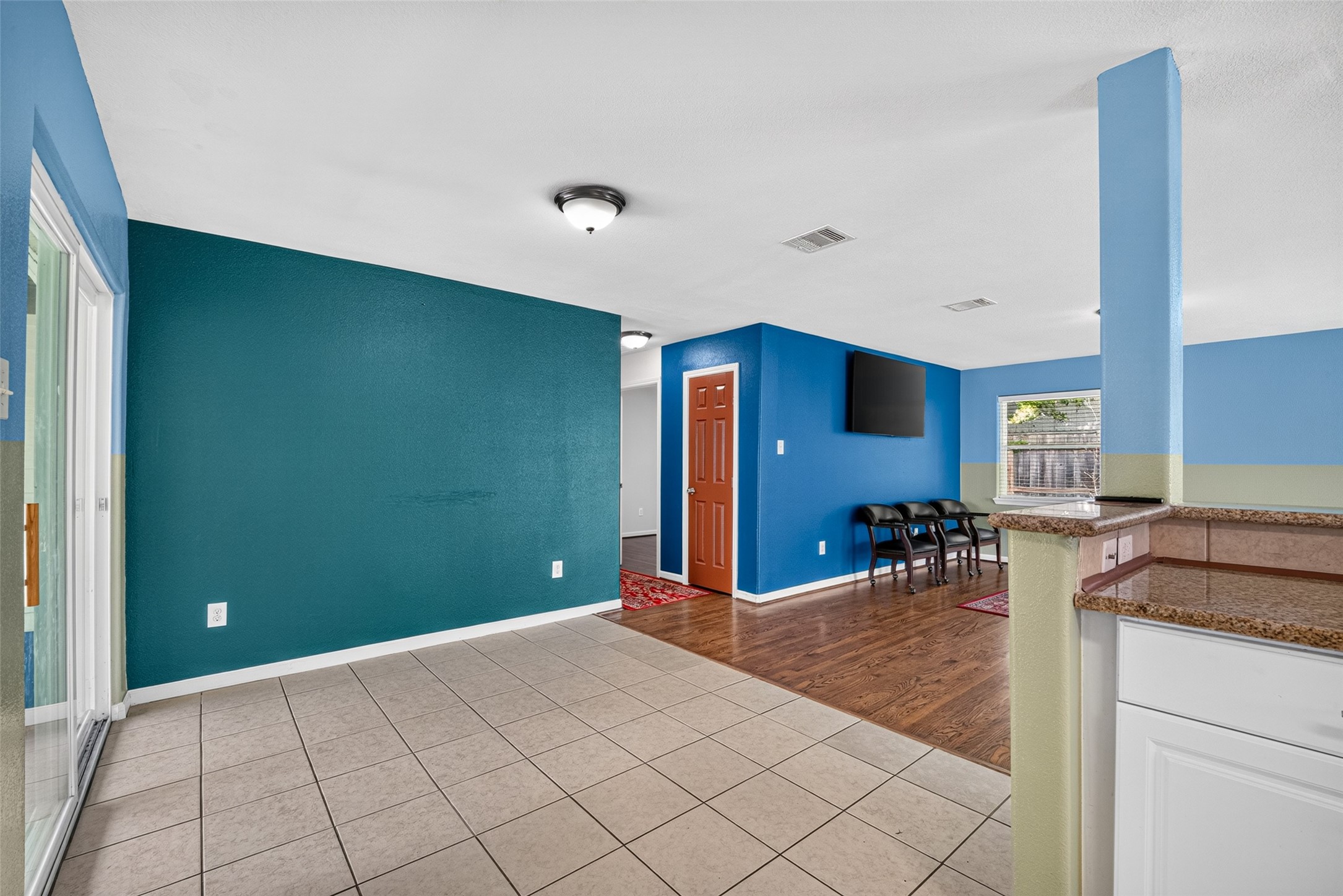 7002 Leader Street Property Photo 13